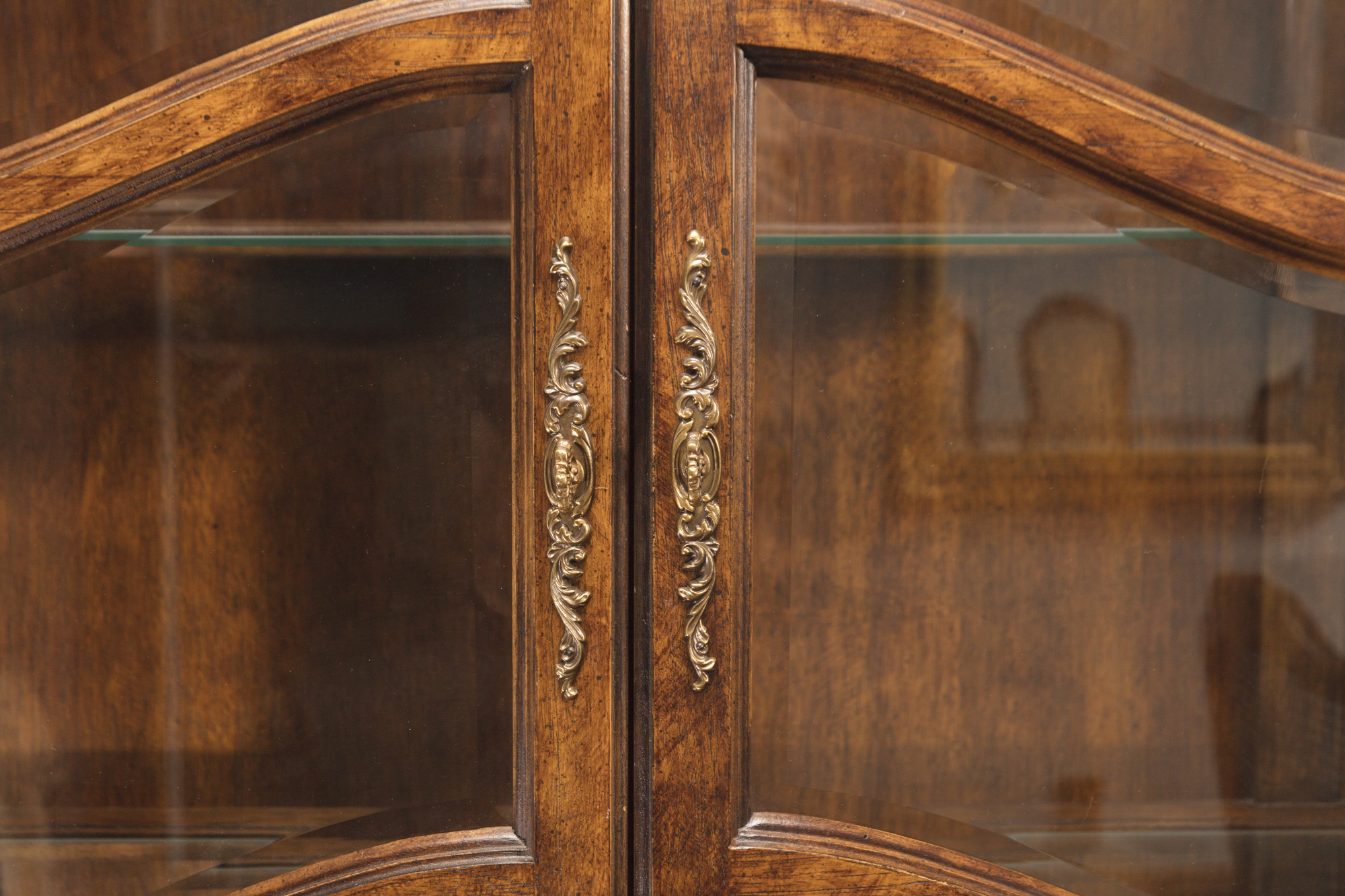 Bernhardt Hibriten Lighted China EBTH