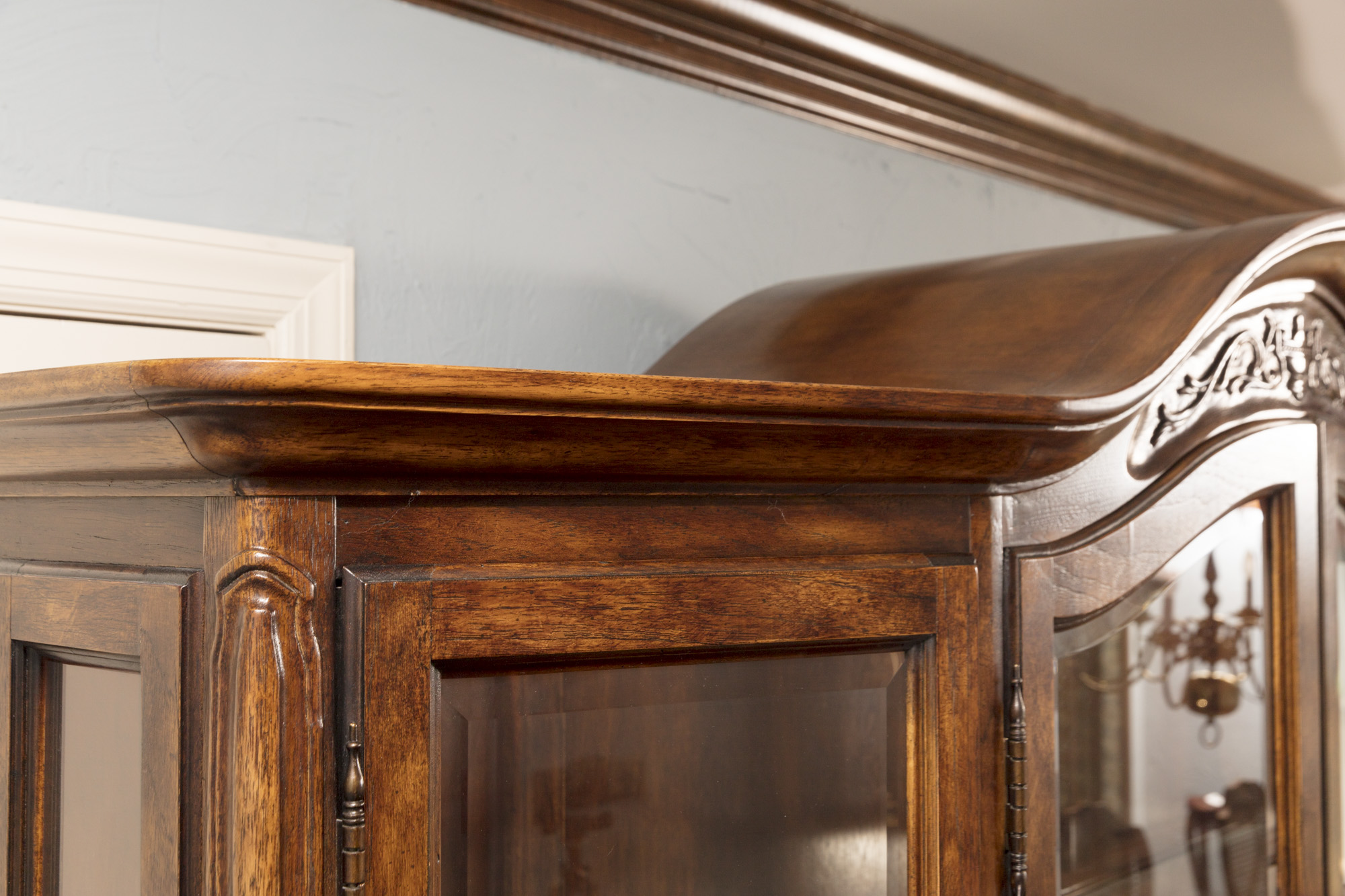 Bernhardt Hibriten Lighted China EBTH