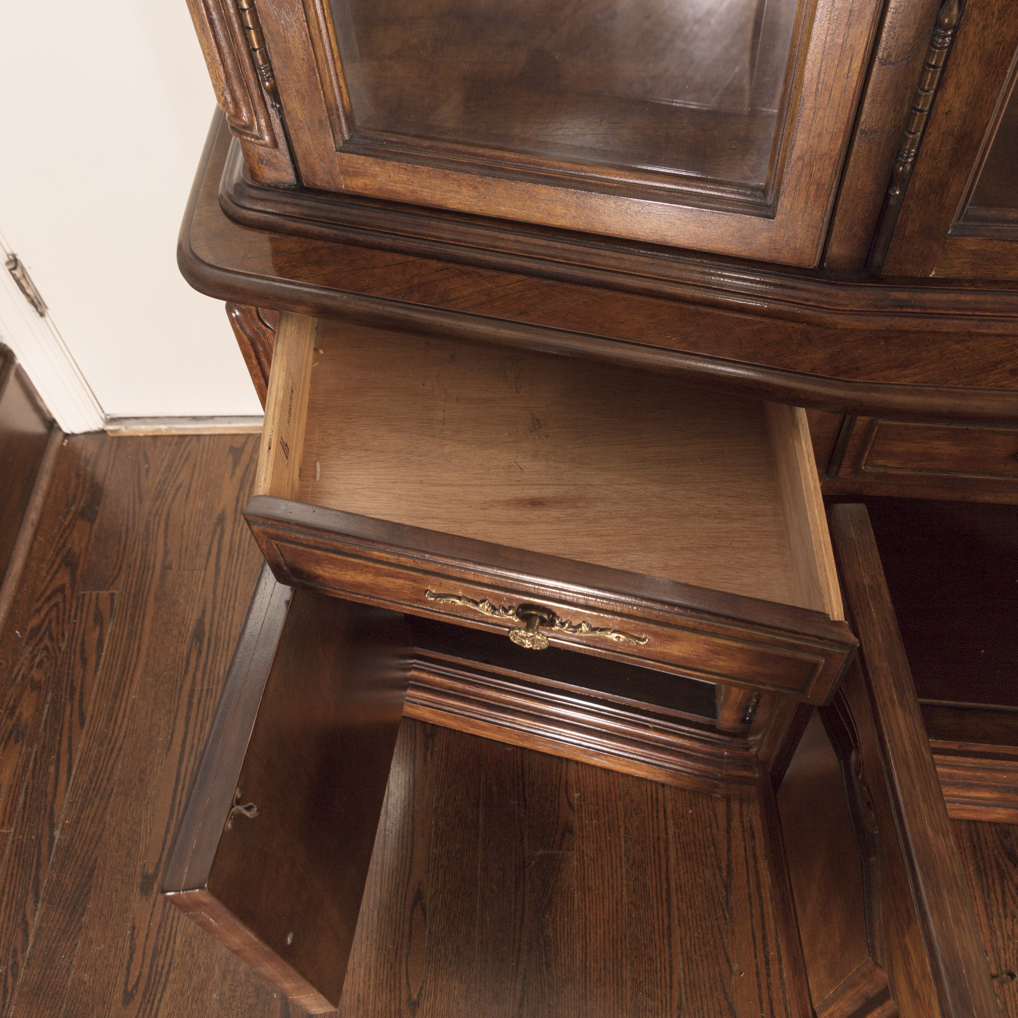 Bernhardt Hibriten Lighted China EBTH