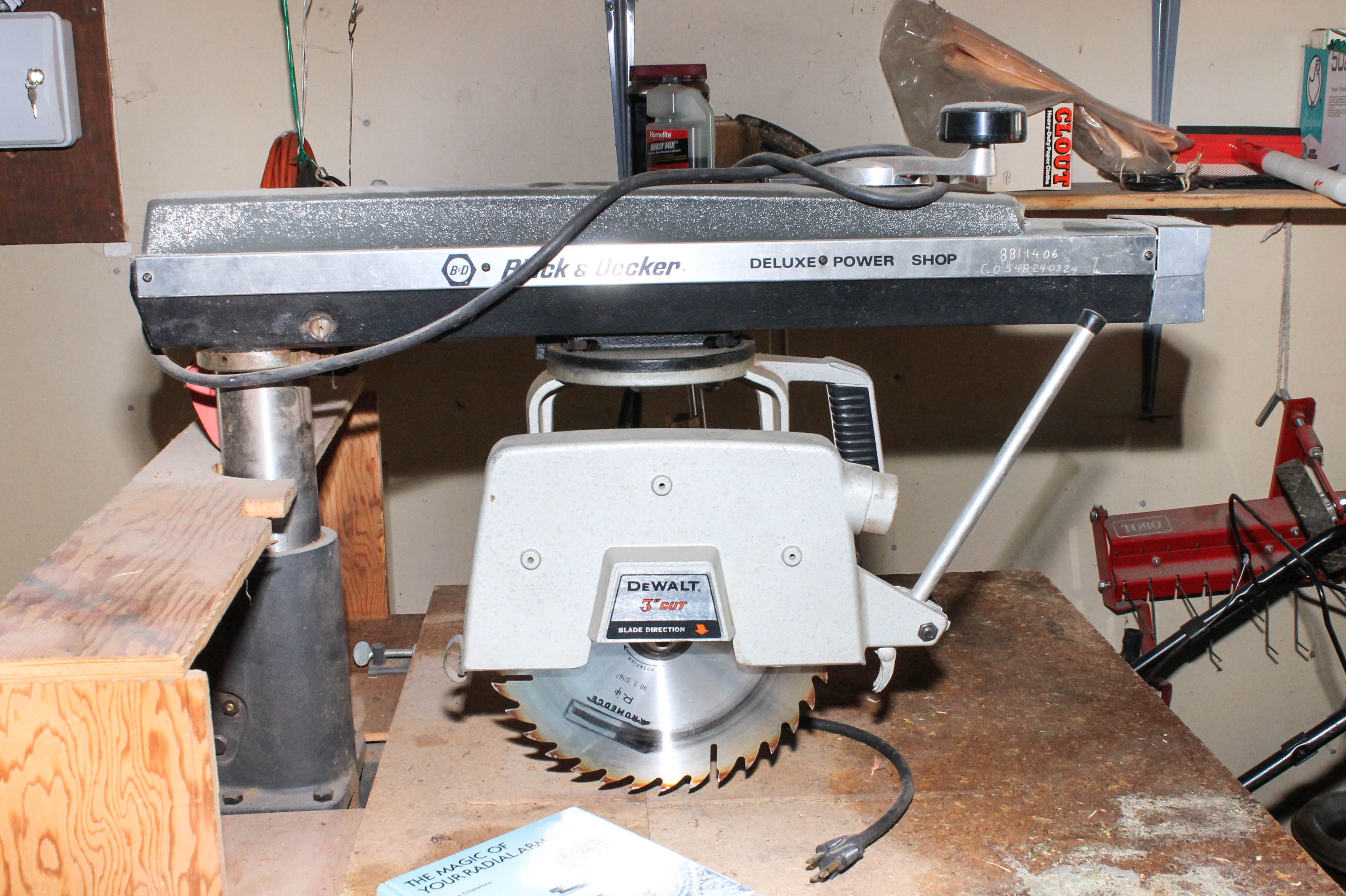 Black and Decker Deluxe Power Shop Radial Arm Saw EBTH
