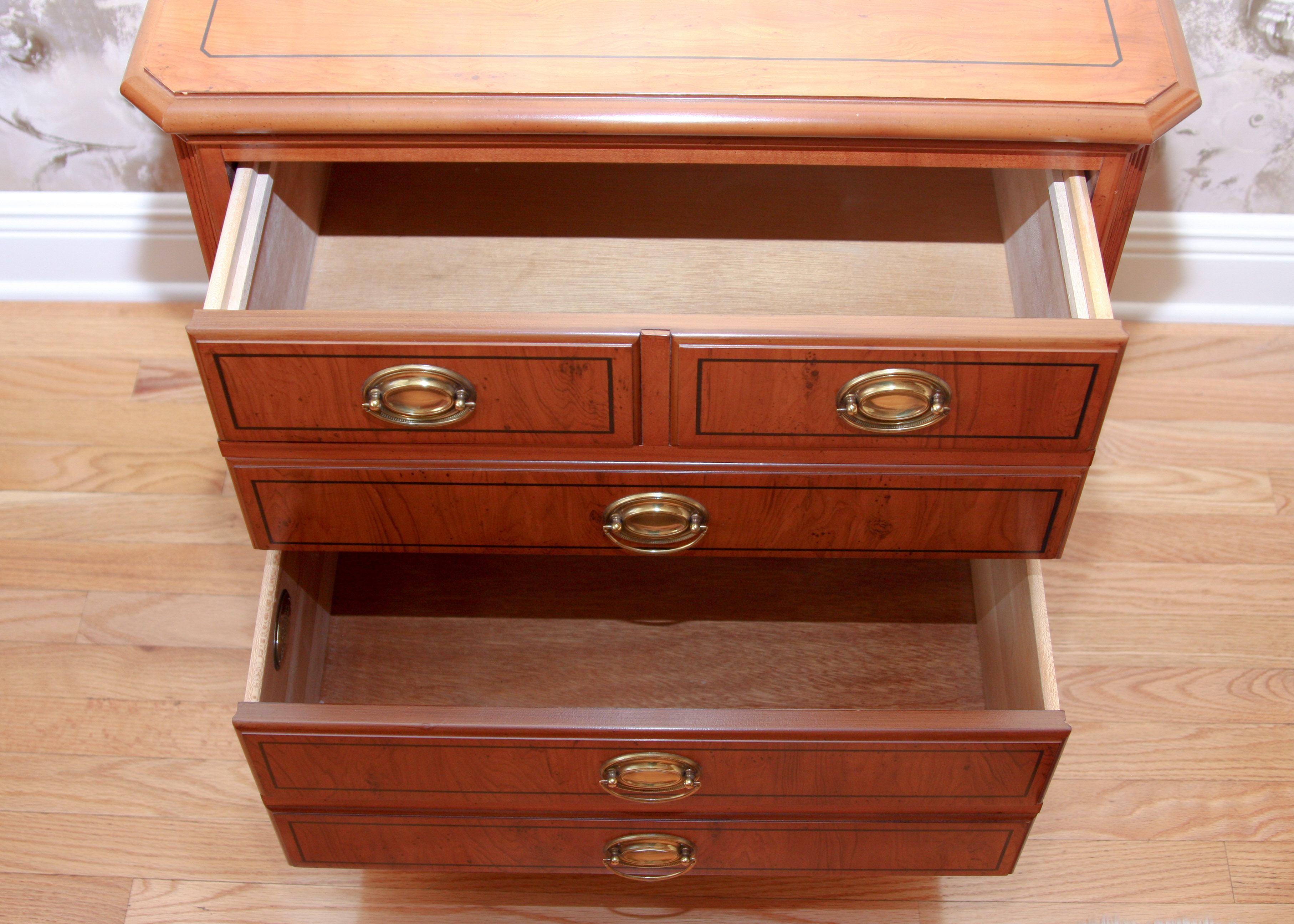 Early 21st Century "Yorkshire" Nightstand by Drexel Heritage EBTH