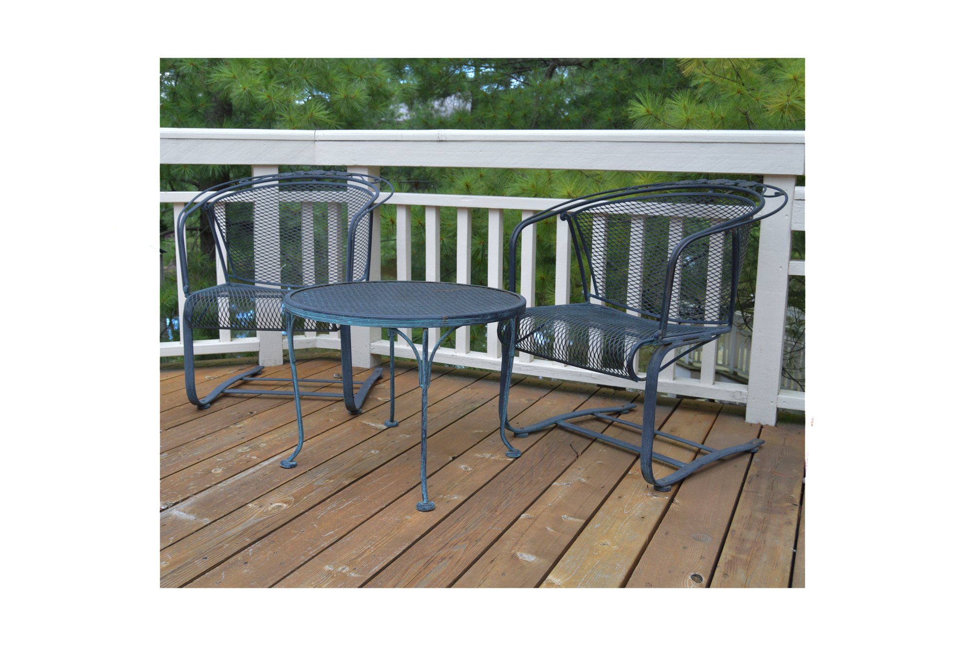 Russell Woodard Style Wrought Iron Bounce Chairs And Side Table Ebth