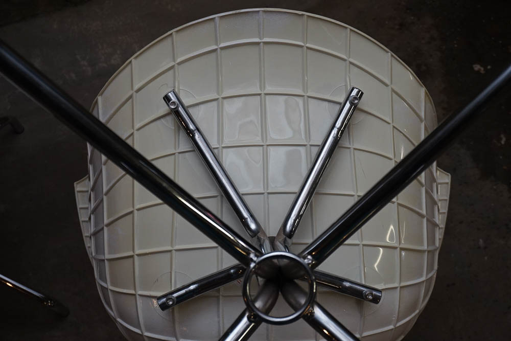 Modern White Plastic Bucket Chairs EBTH