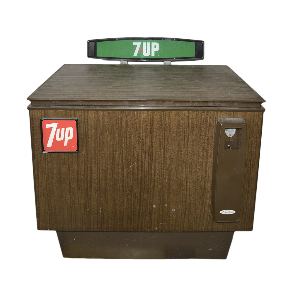 Vintage 7UP Vending Machine by Cornelius EBTH