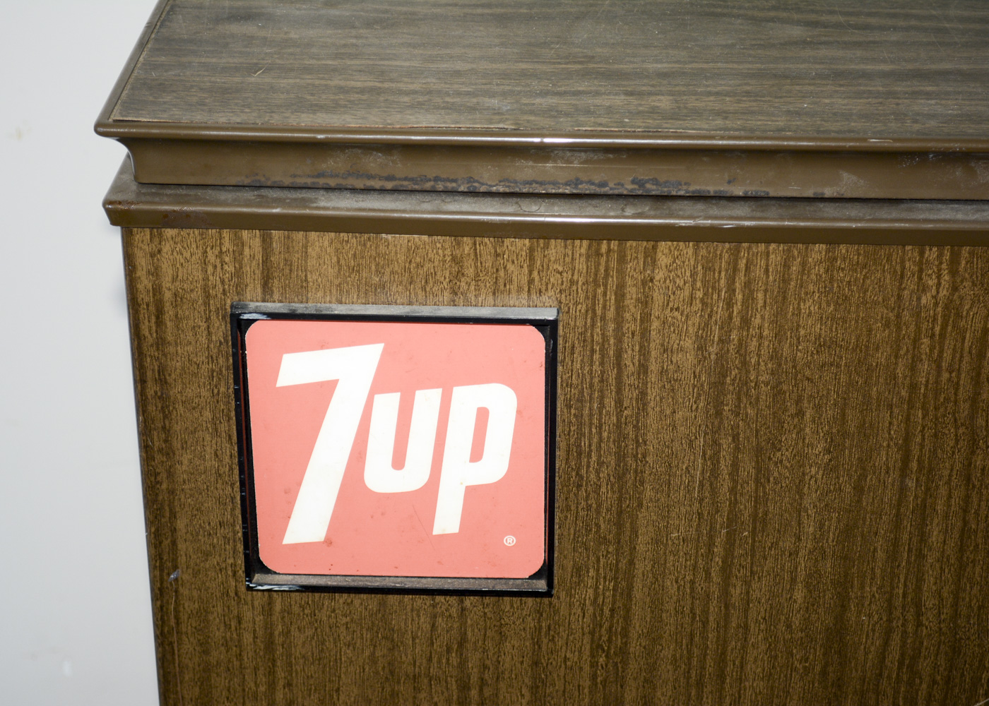 Vintage 7UP Vending Machine by Cornelius EBTH