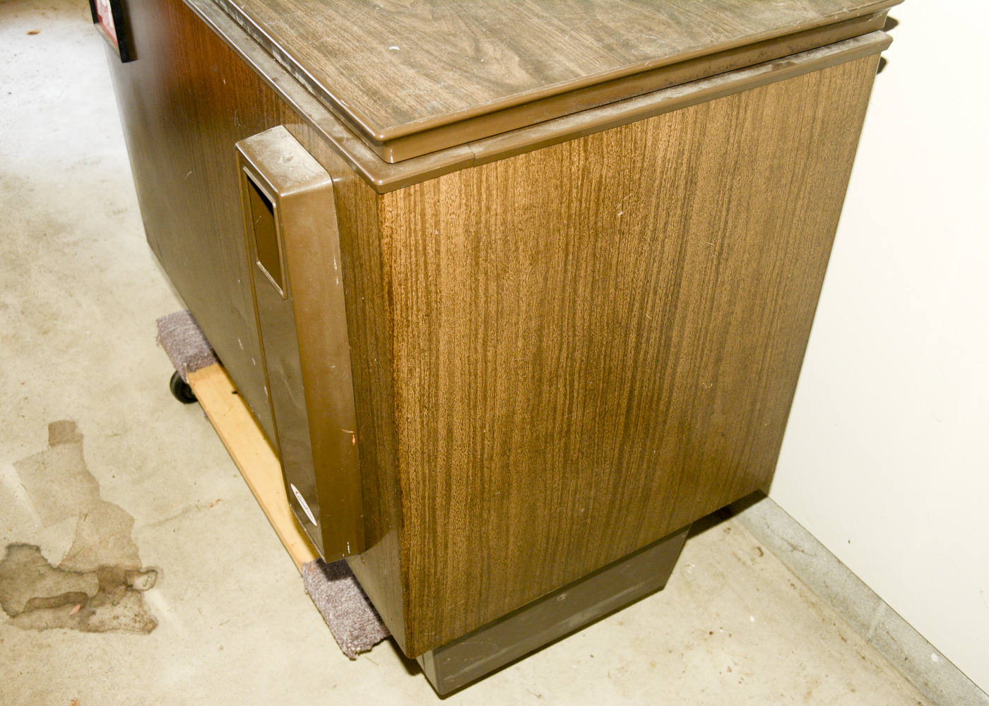 Vintage 7UP Vending Machine by Cornelius EBTH