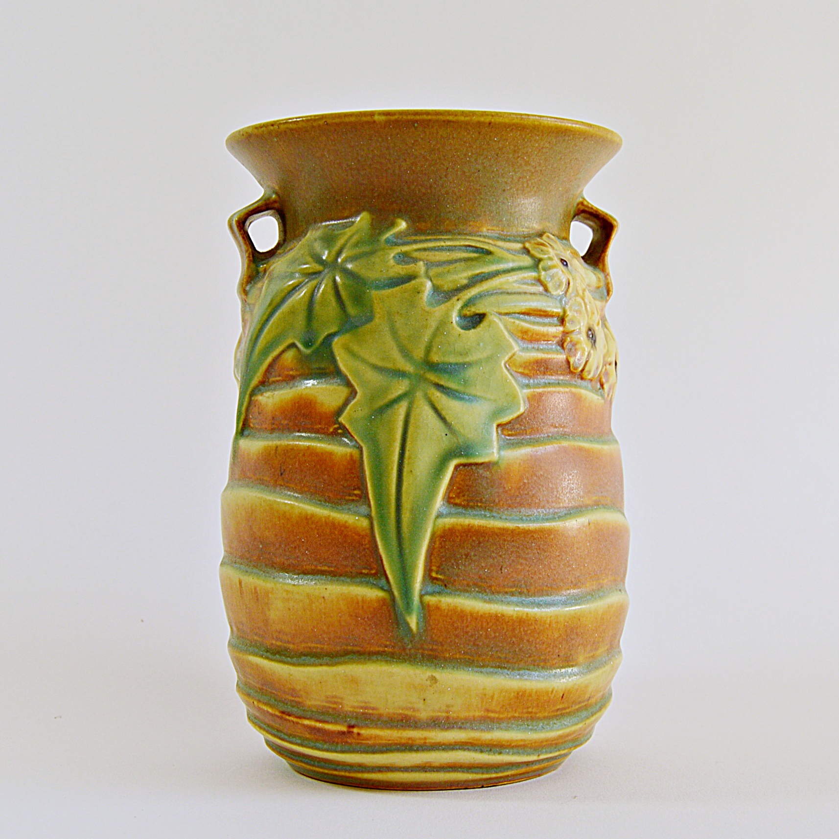 Roseville Pottery "Luffa Brown" Vase EBTH