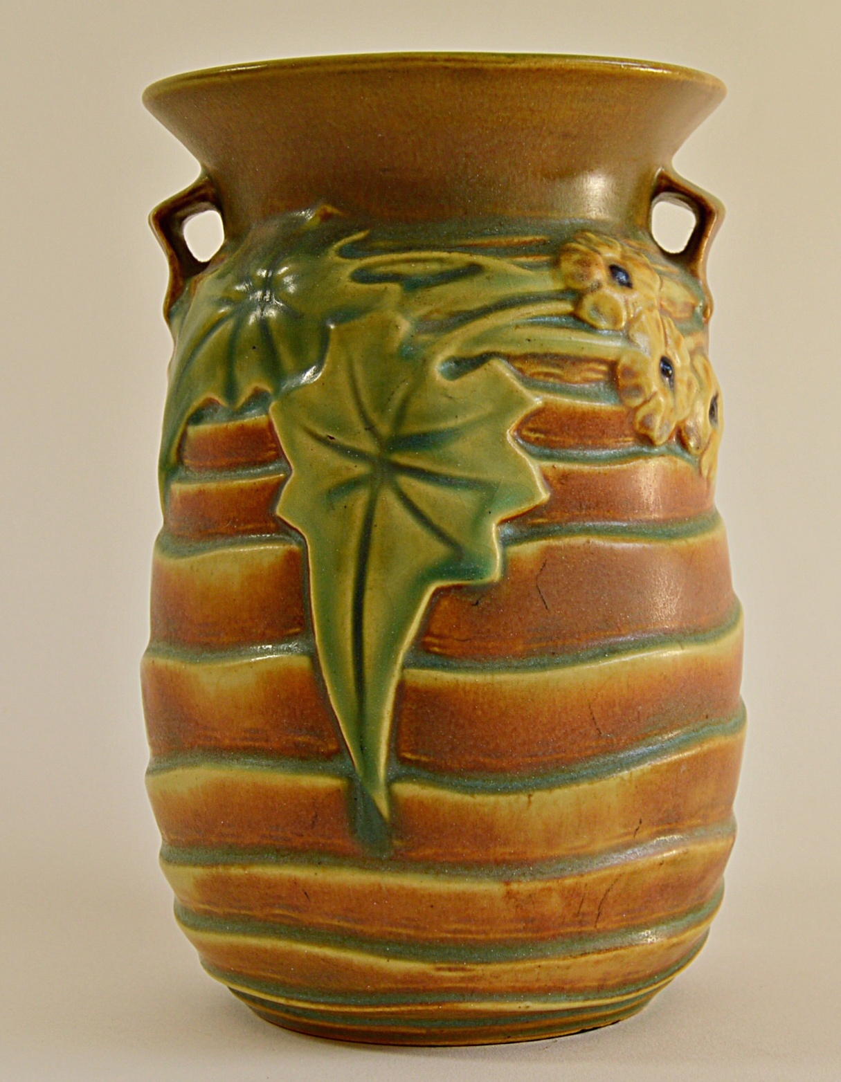 Roseville Pottery "Luffa Brown" Vase EBTH