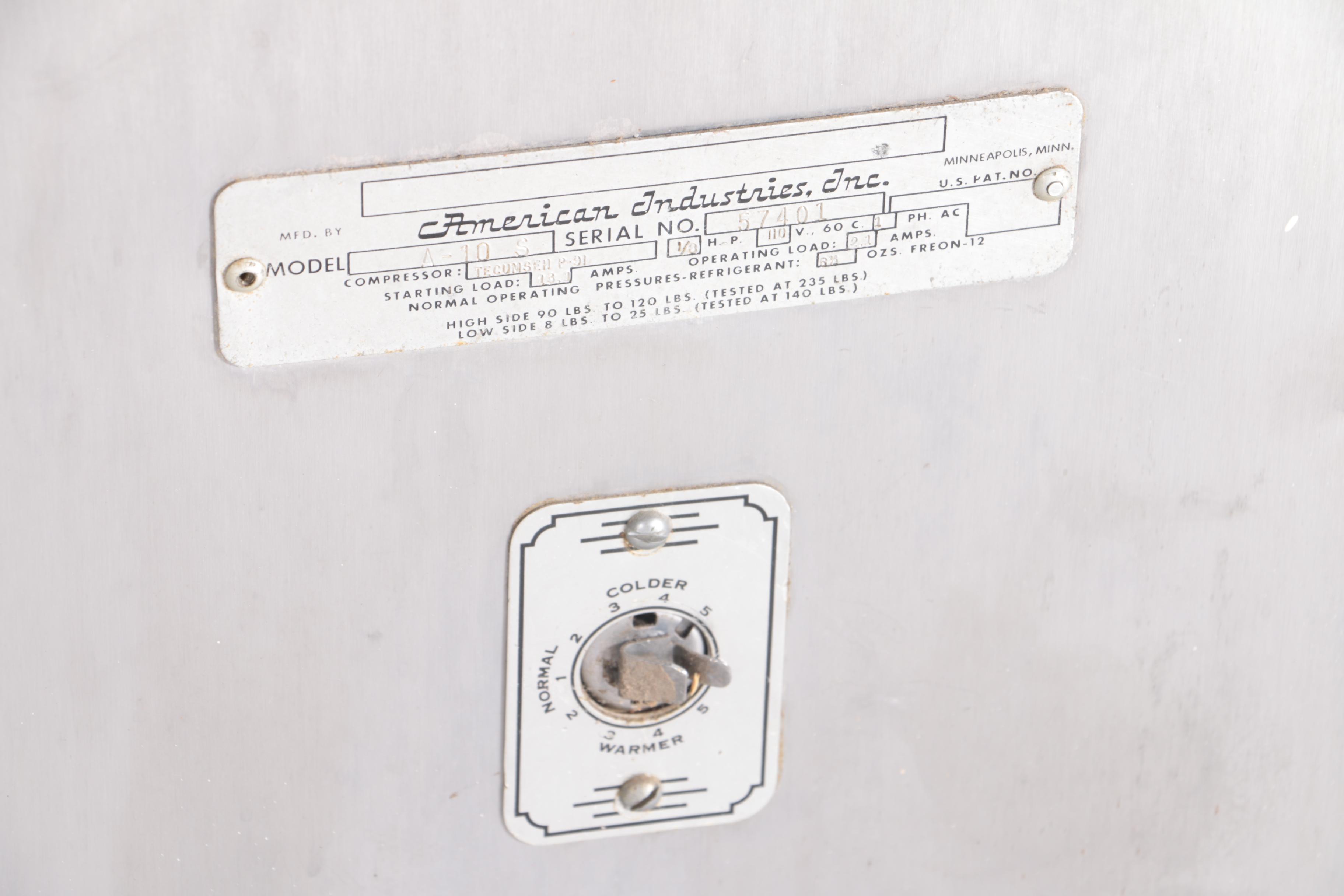 Vintage American Industries Southern Belle Milk Dispenser EBTH