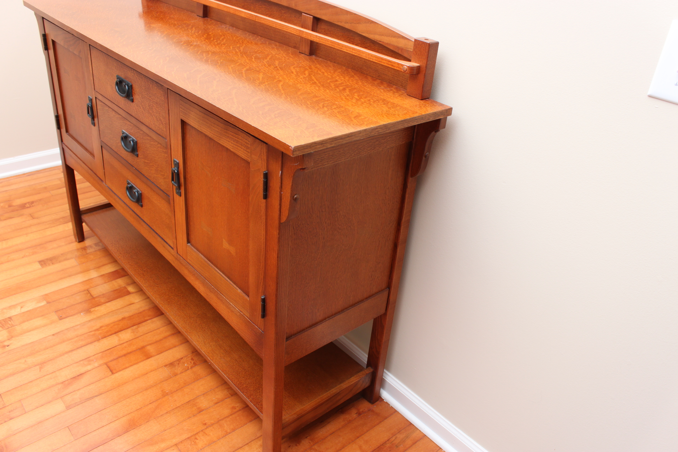 Bassett Furniture Mission Style Oak Sideboard | EBTH