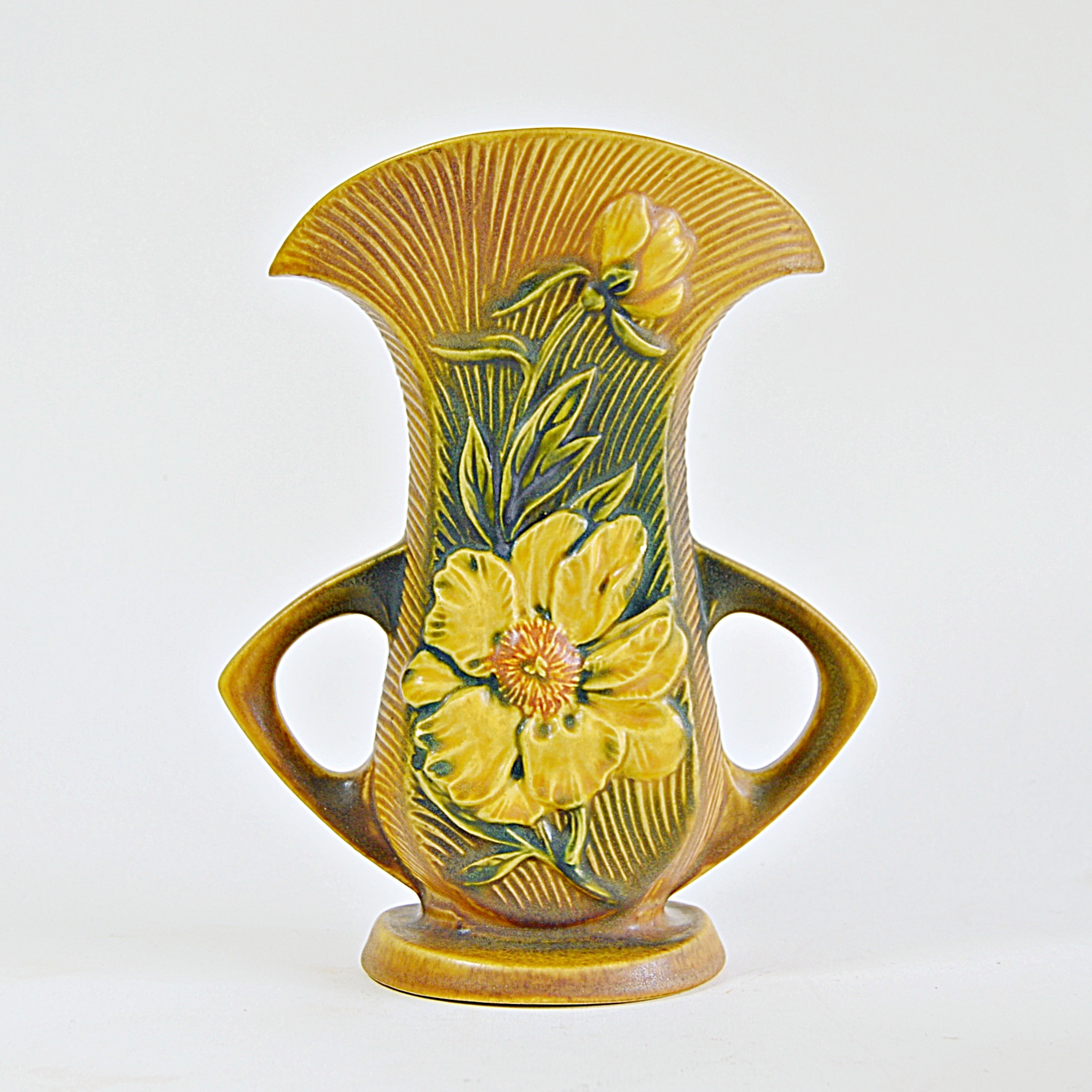 Vintage Roseville Pottery "Peony" Vase EBTH