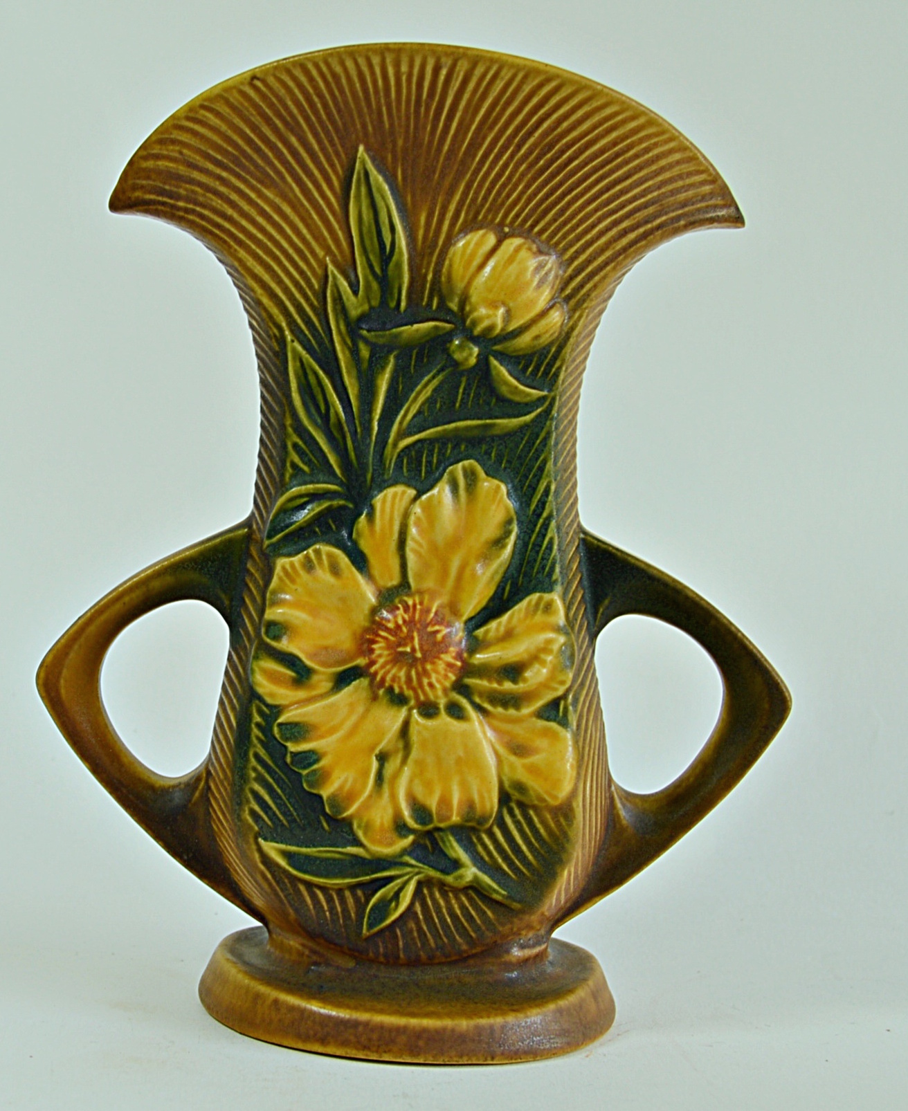 Vintage Roseville Pottery "Peony" Vase | EBTH