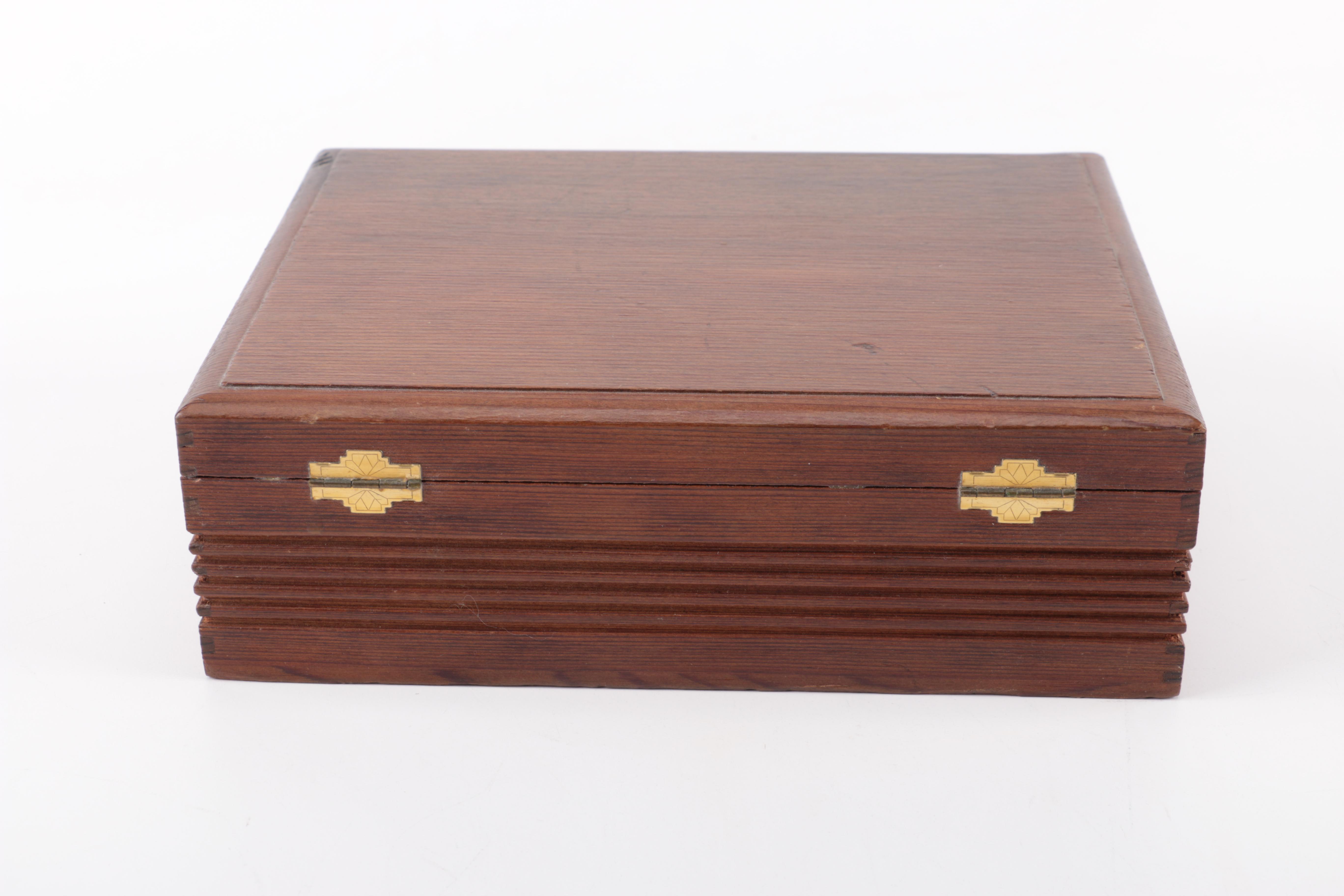 Vintage House of Windsor Wooden Cigar Display Box EBTH