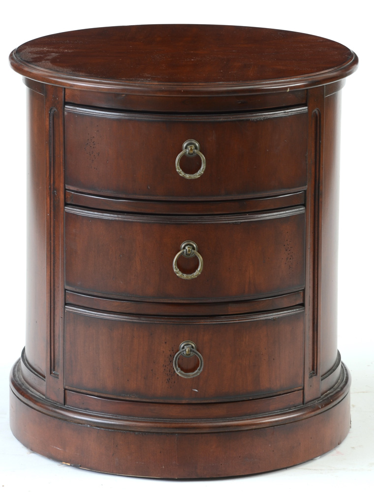 Pair of Hekman Oval Accent Tables EBTH