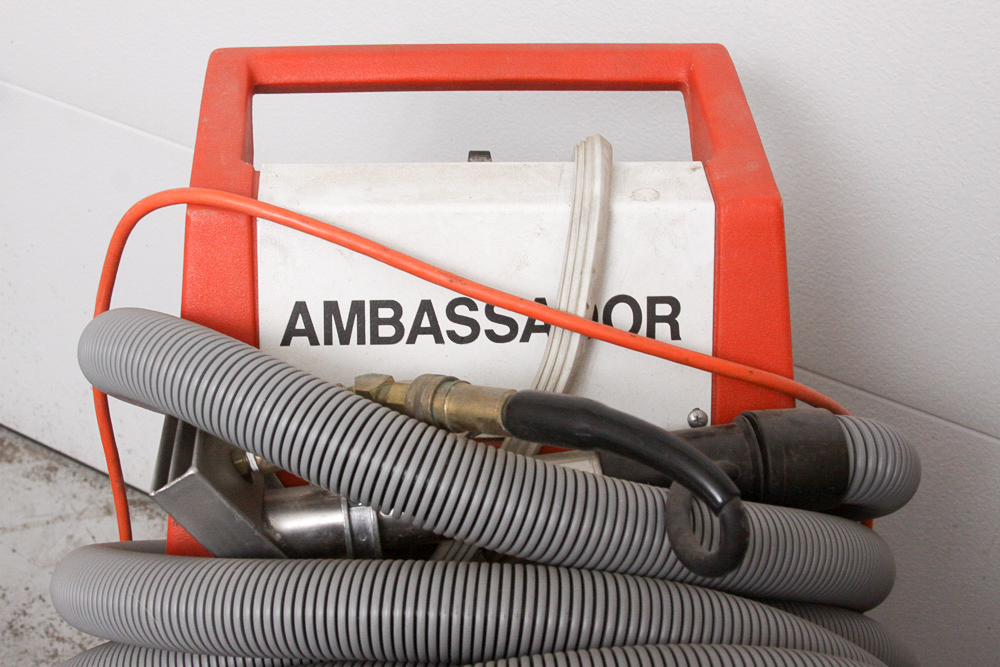 Minuteman Ambassador Commercial Carpet Cleaner | EBTH