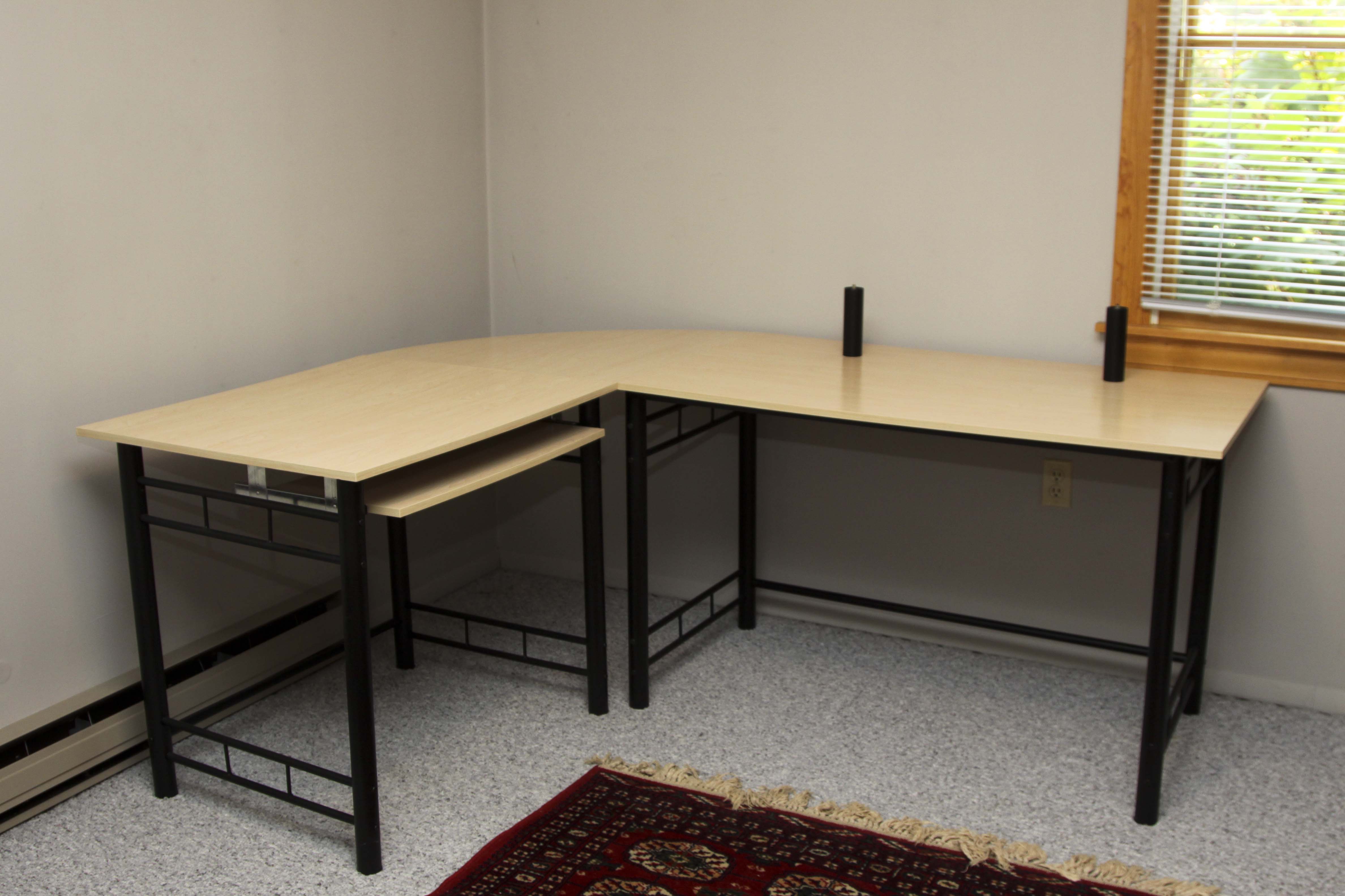 Computer Desk and Chair EBTH