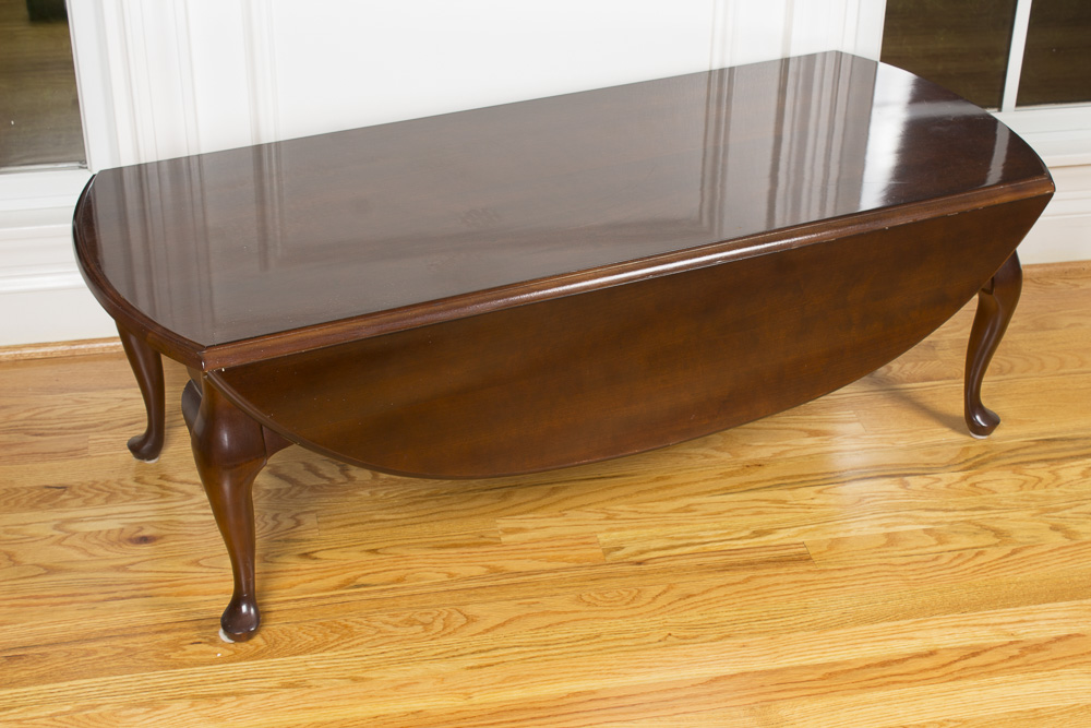 Cherry Queen Anne Drop Leaf Coffee Table | EBTH