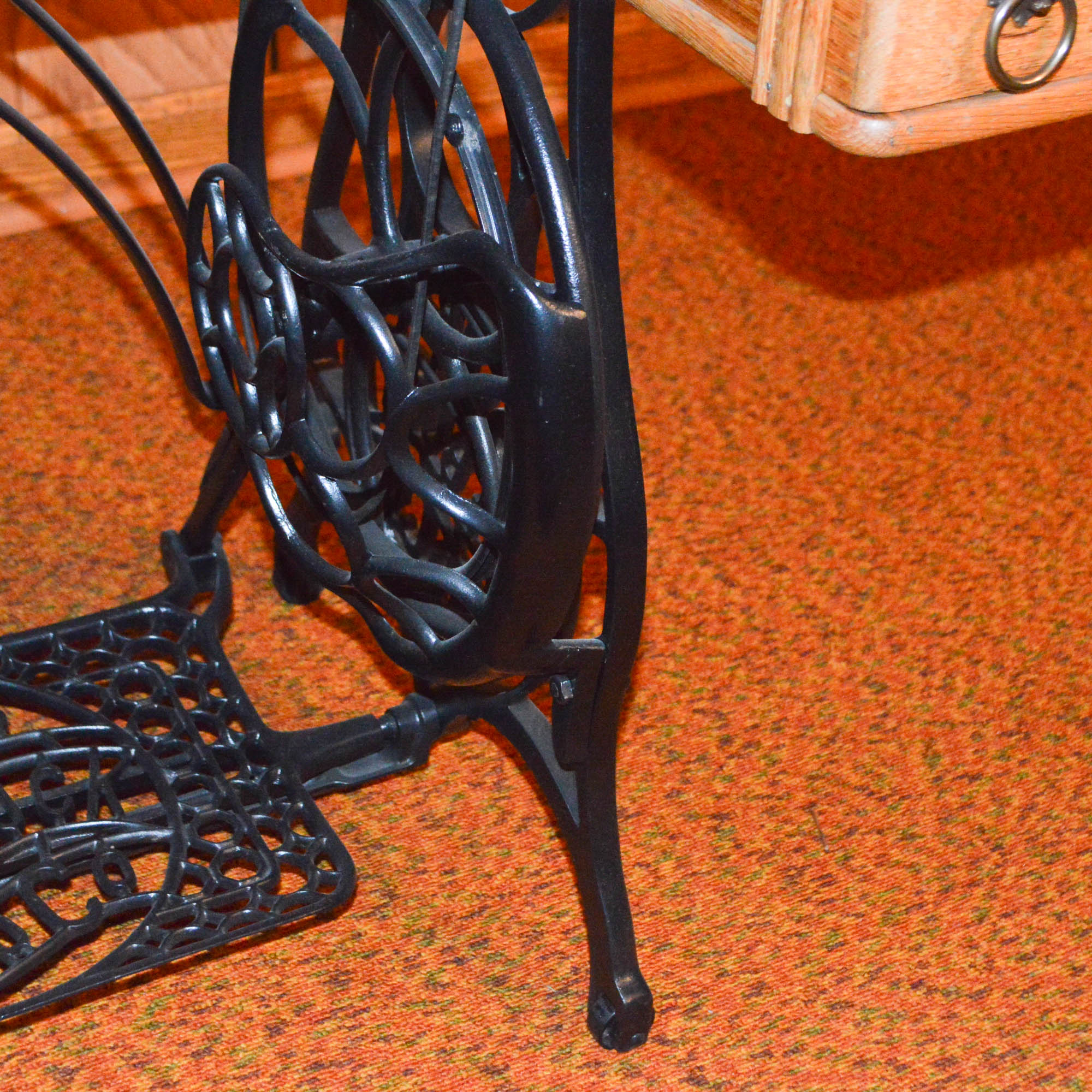 Antique Sears Roebuck Edgemere Sewing Machine and Table EBTH