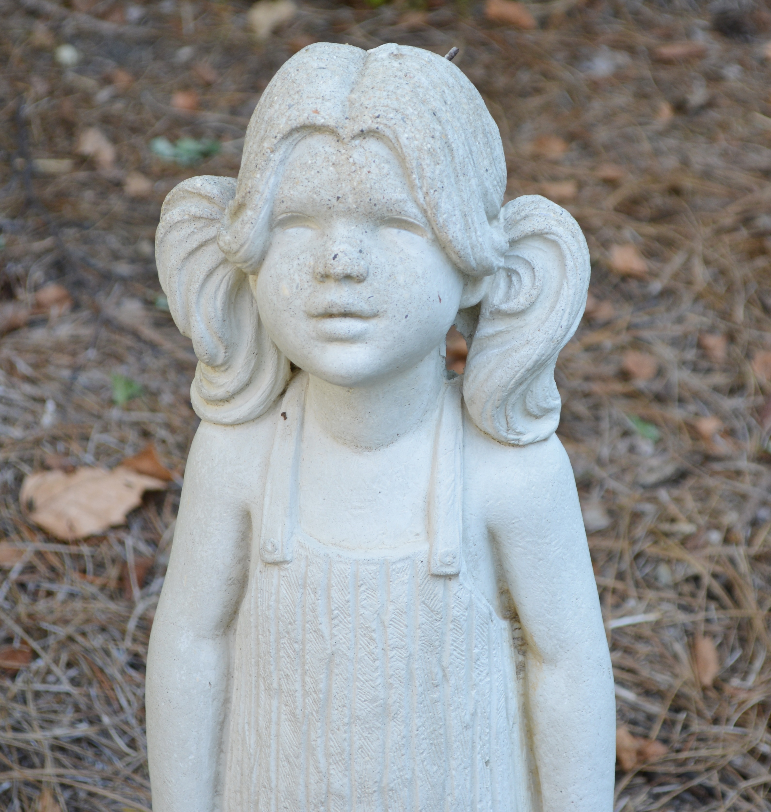 Henri Studio Outdoor Girl Statue EBTH