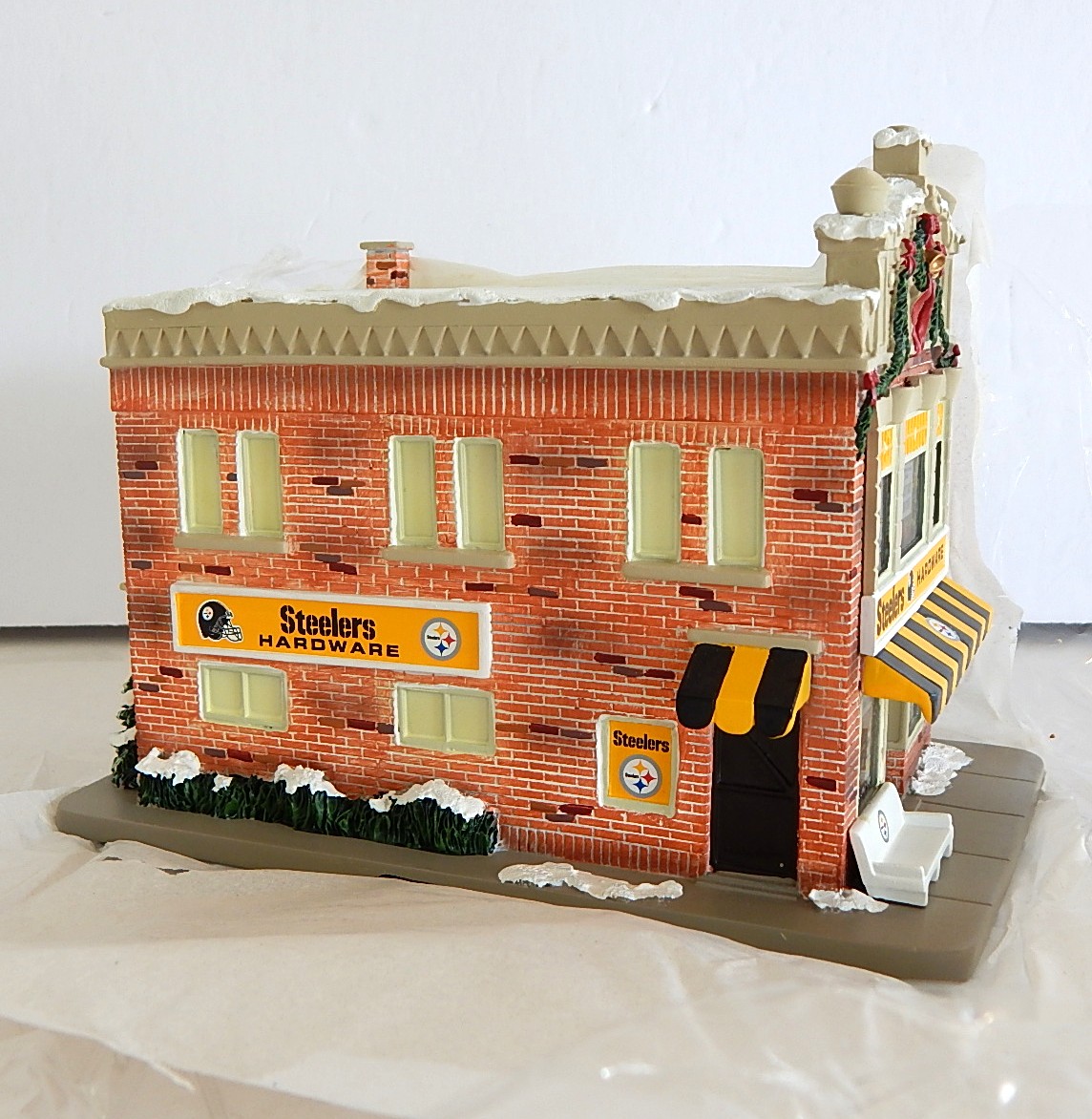 Hawthorne Village NFL Pittsburgh "Steelers Hardware Store" Figurine EBTH