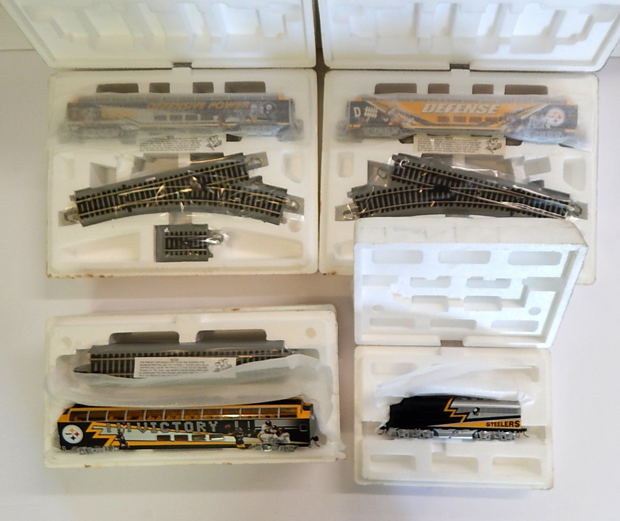 Hawthorne Village NFL Pittsburgh Steelers Bachman HO Train Cars EBTH