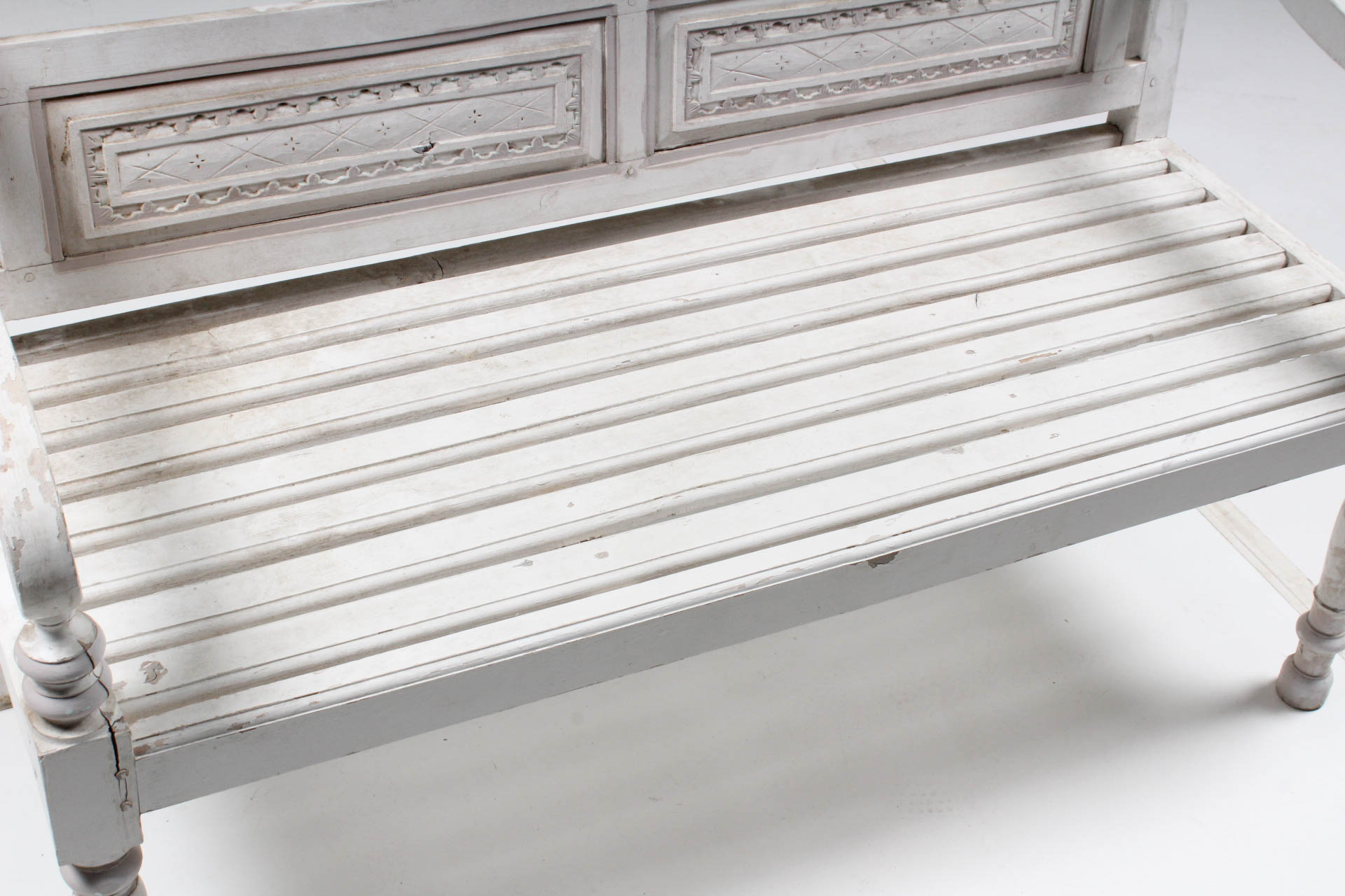 Shabby Cottage Style Wood Bench | EBTH