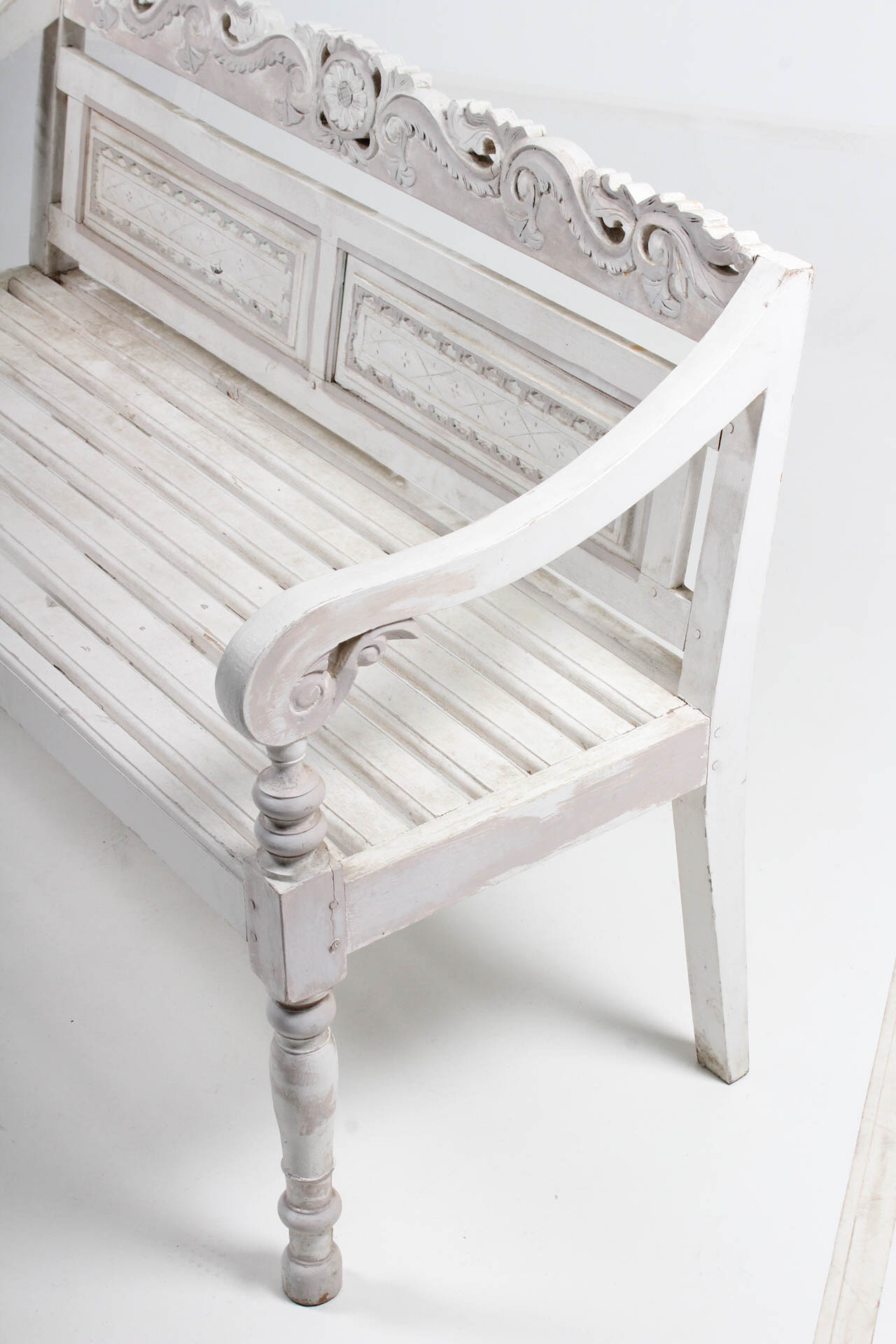 Shabby Cottage Style Wood Bench EBTH