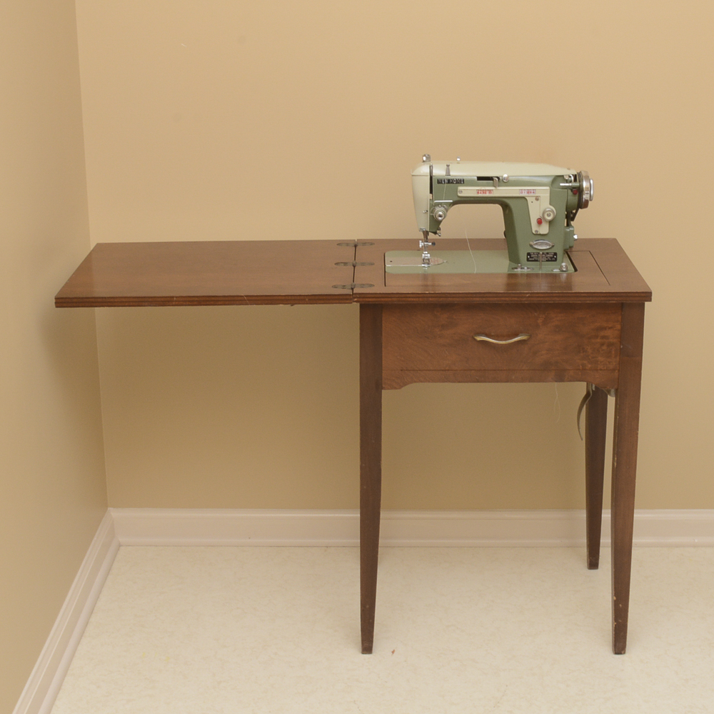 Janome "New Home" Model 532 Sewing Machine and Table EBTH