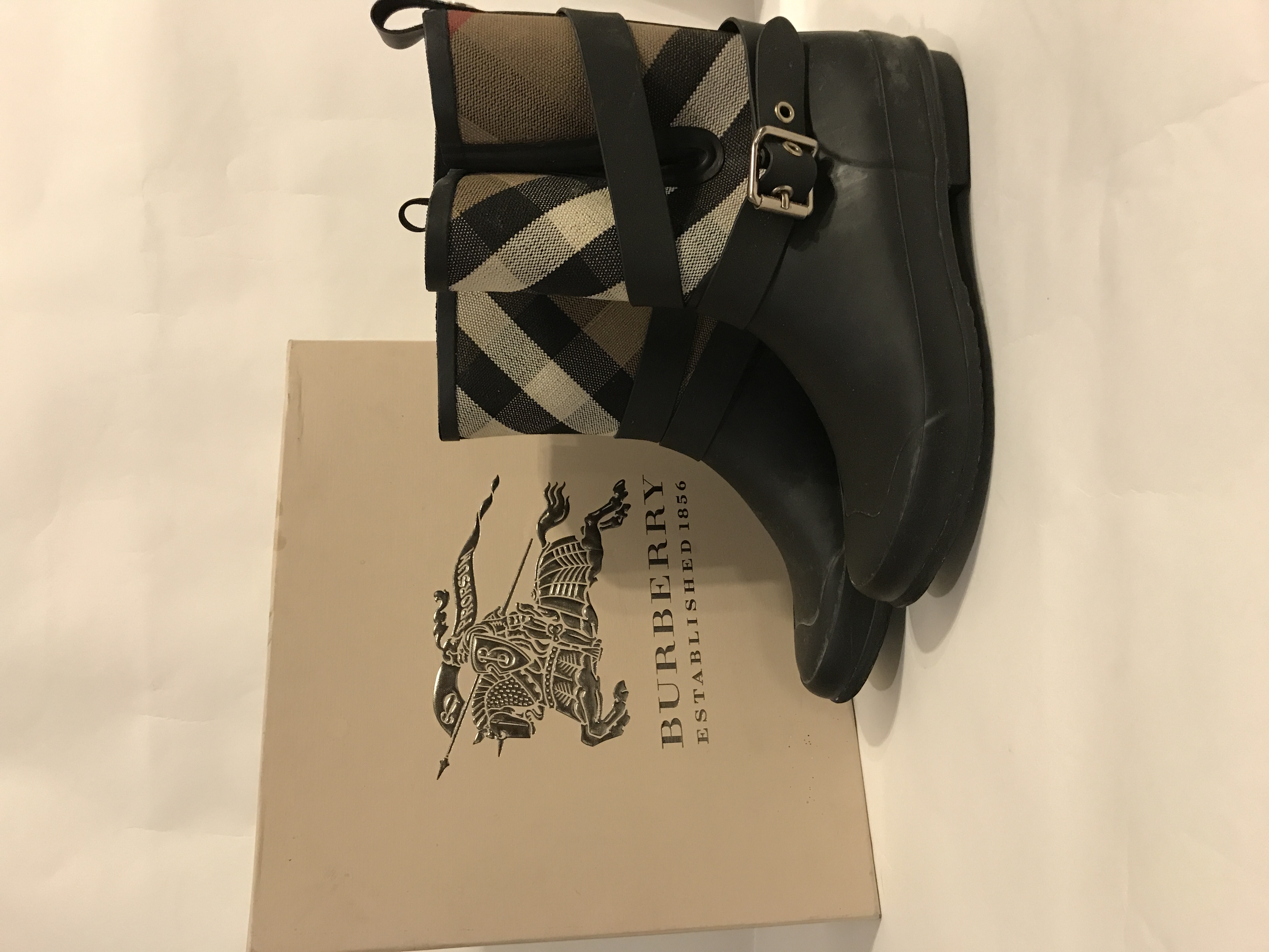 burberry holloway rain boots