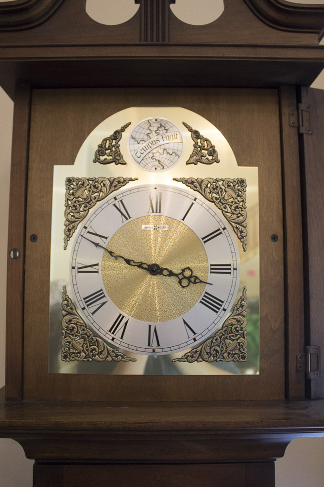 Howard Miller Chippendale Style "Tempus Fugit" Grandfather Clock EBTH