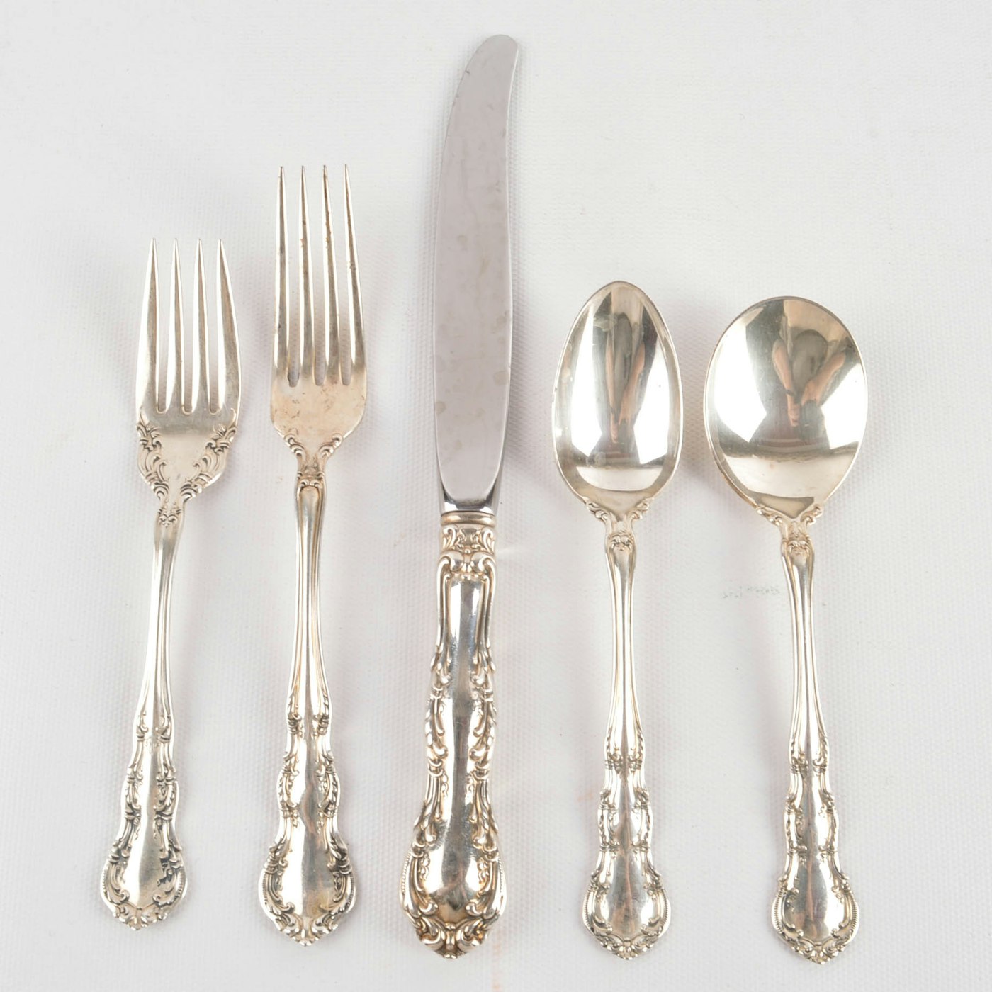 Wallace Old Atlanta Sterling Silver Flatware Set EBTH wallace-old-atlanta-sterling-silver-flatware-set-ebth
