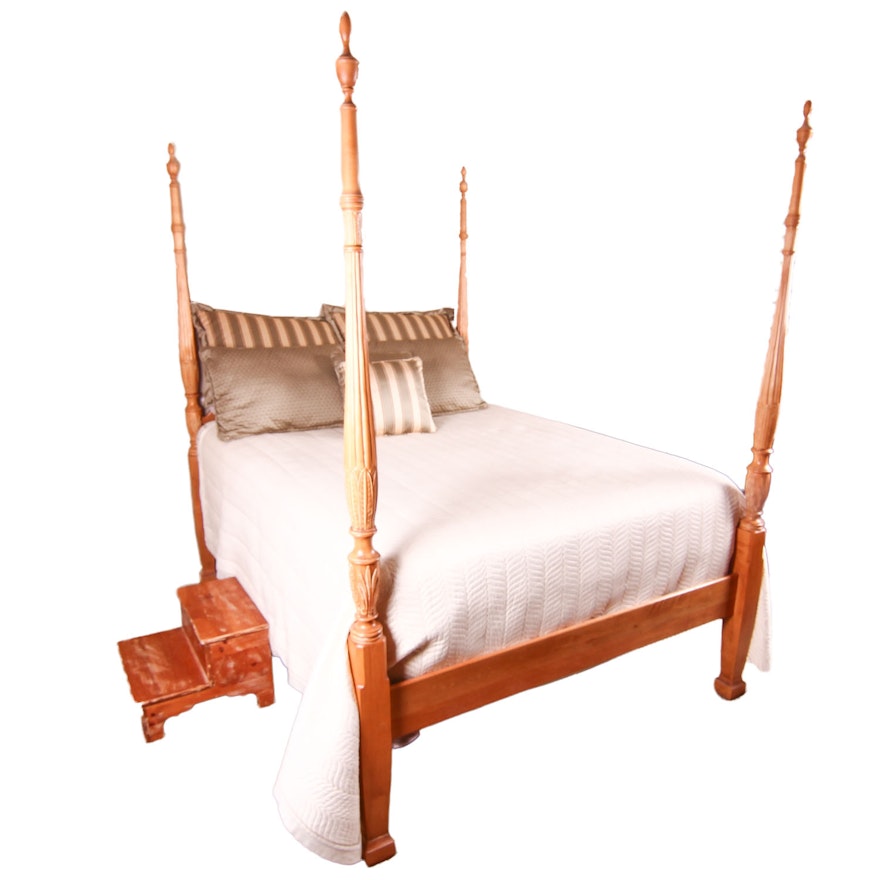 Four Post Queen Size Bed Frame | EBTH