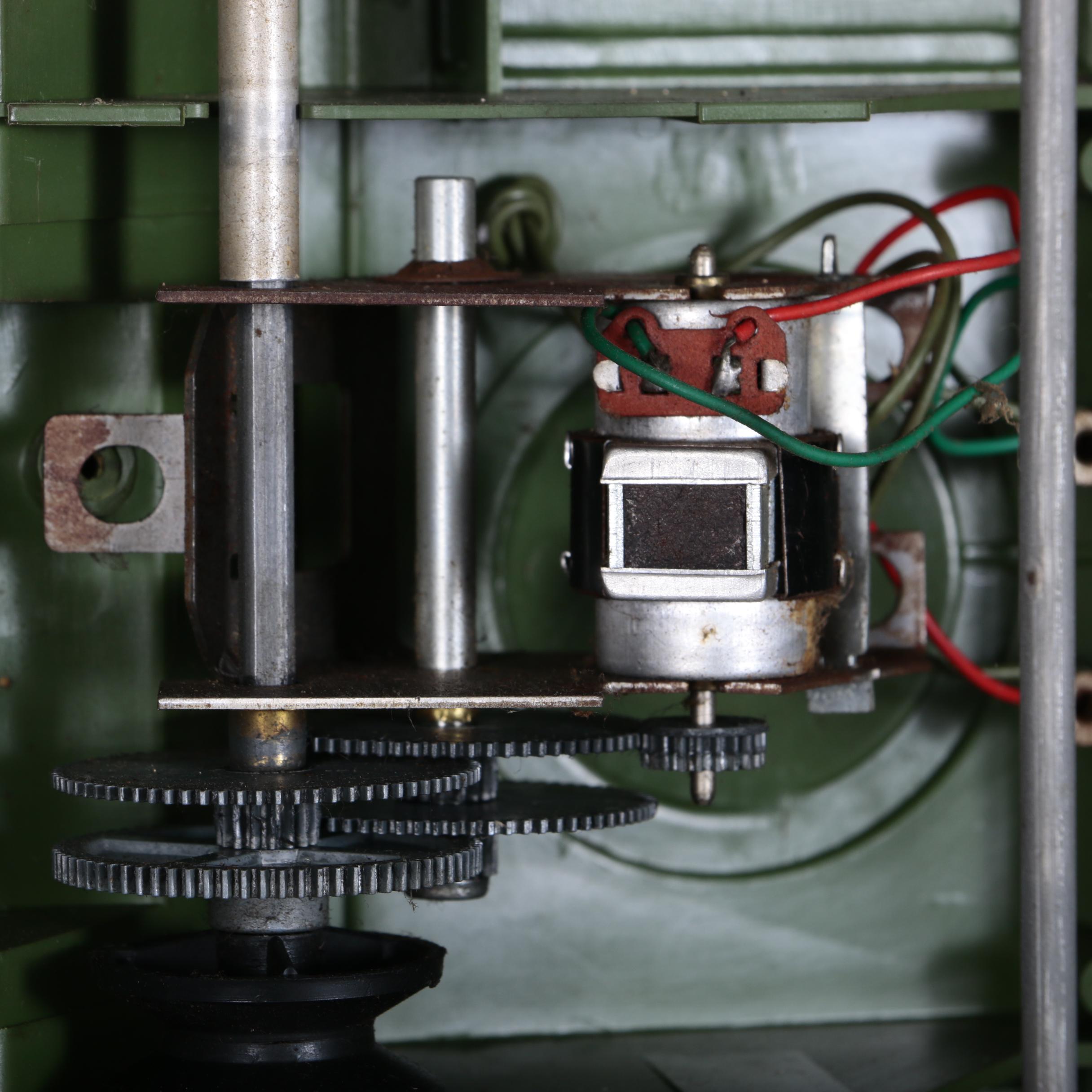 1960s Deluxe Reading Tiger Joe Topper Toy Tank with Remote Control | EBTH