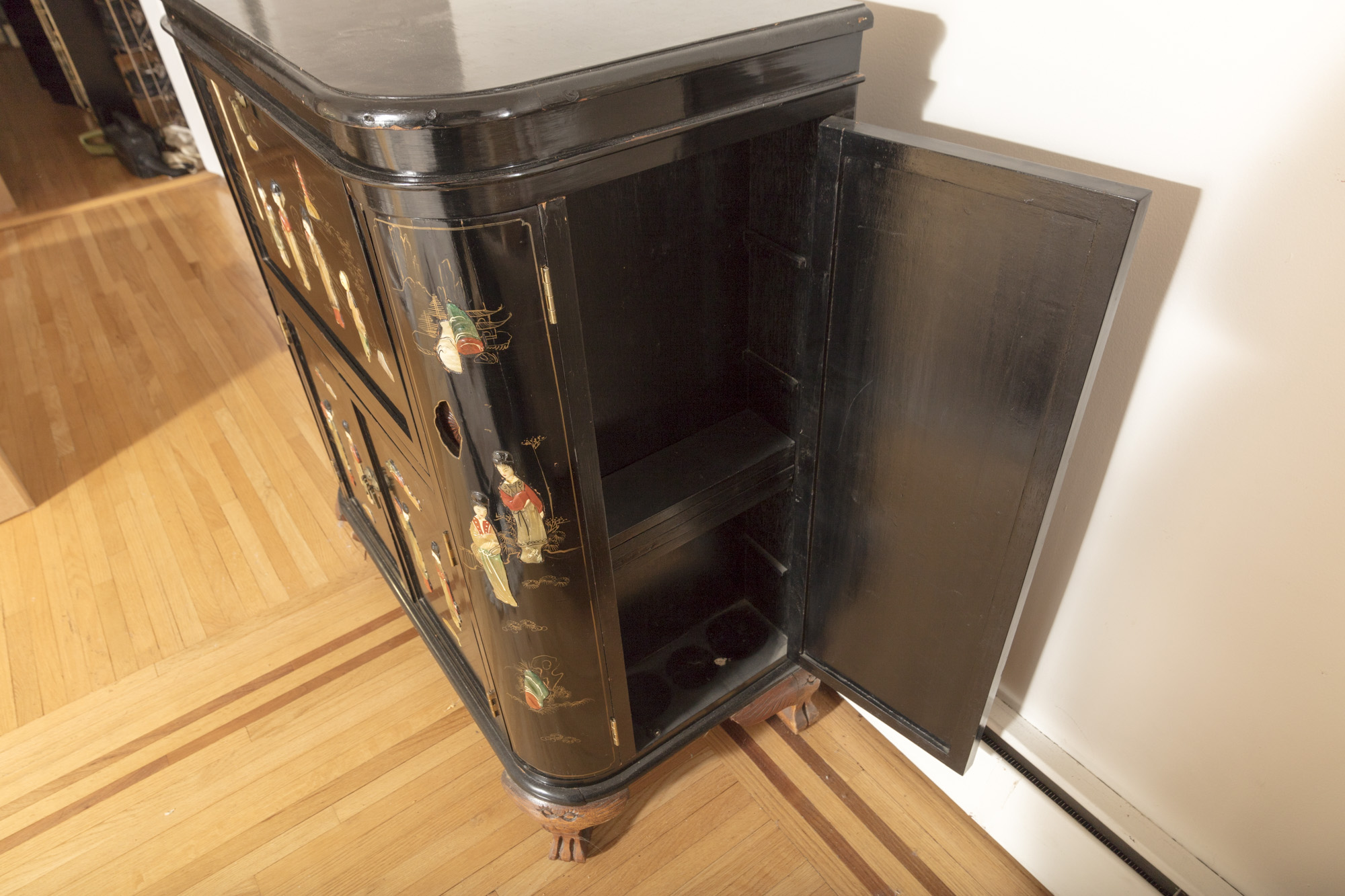 Vintage Black Lacquer Asian Liquor Cabinet | EBTH
