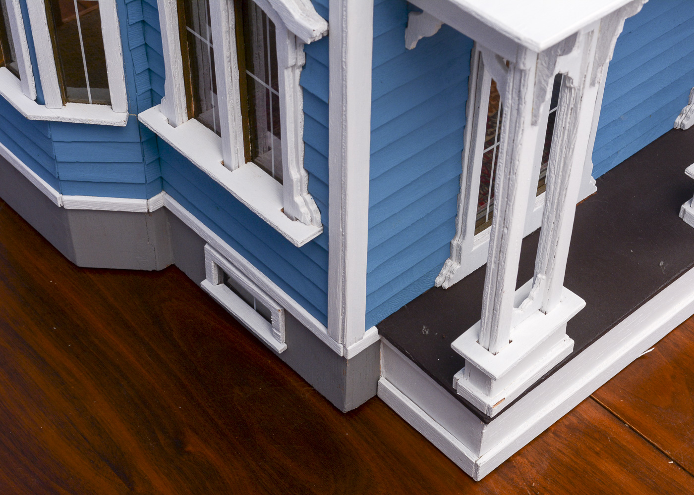 Greenleaf "Willowcrest" Victorian Style Dollhouse EBTH