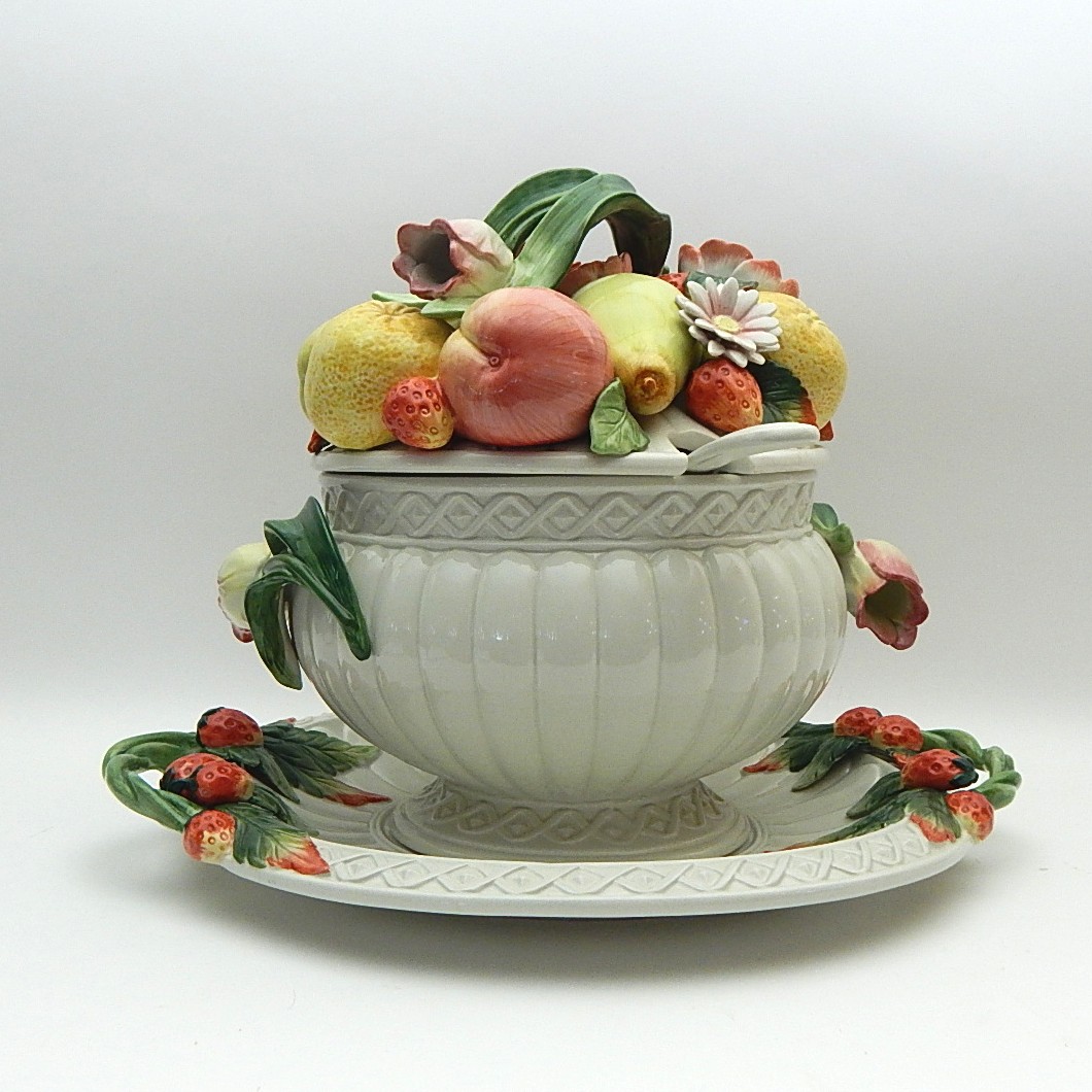 Large Fitz and Floyd "Fruits and Flowers" Tureen EBTH