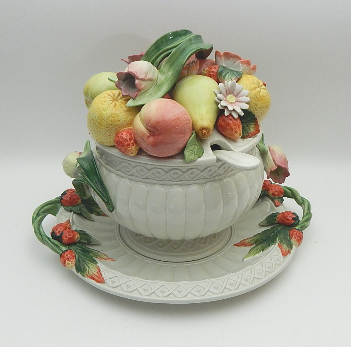 Large Fitz and Floyd "Fruits and Flowers" Tureen EBTH