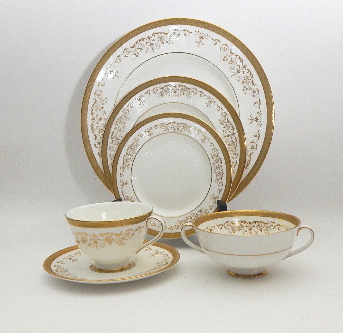 Royal Doulton "Belmont" Dinnerware EBTH