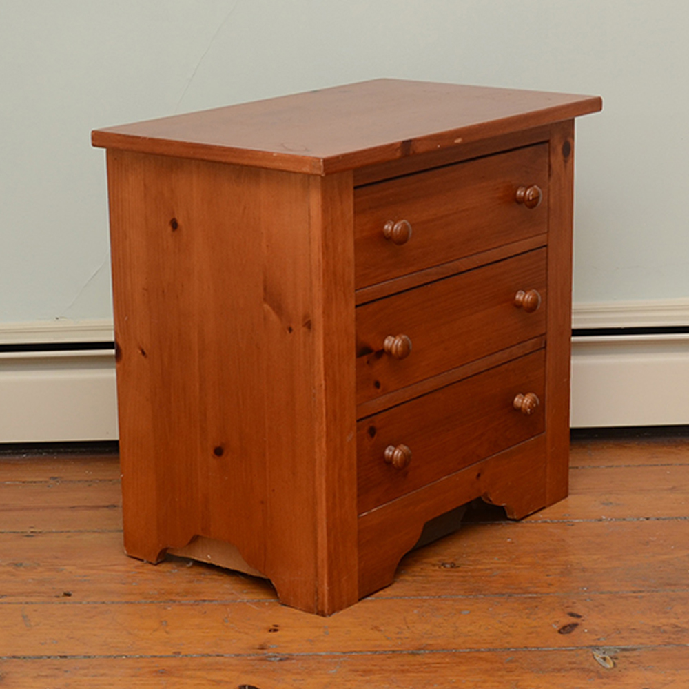 Broyhill Pine Side Table with Drawers | EBTH