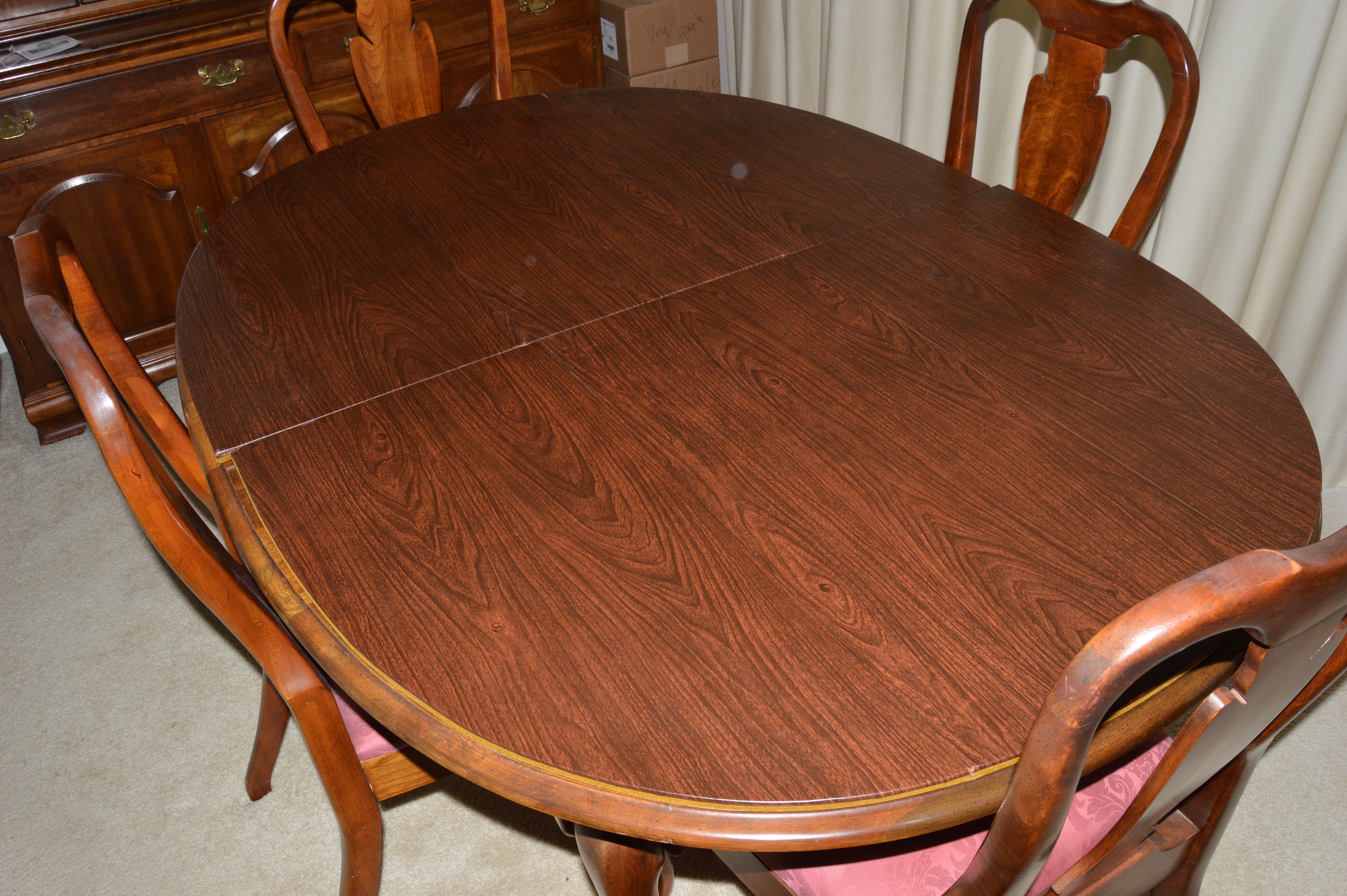 Queen Anne Style Dining Table and Chairs by Cresent Furniture EBTH