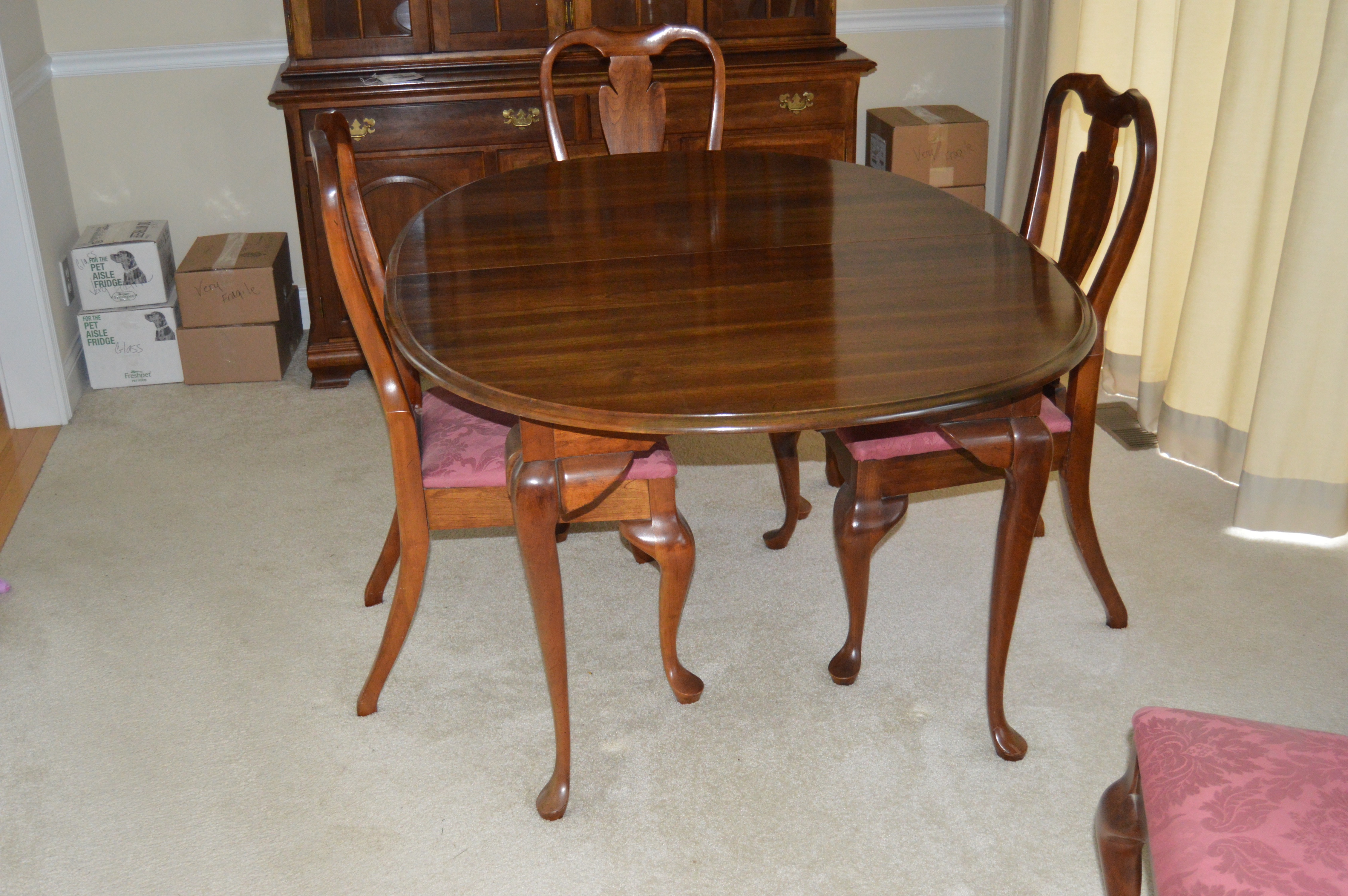 Queen Anne Style Dining Table and Chairs by Cresent Furniture EBTH