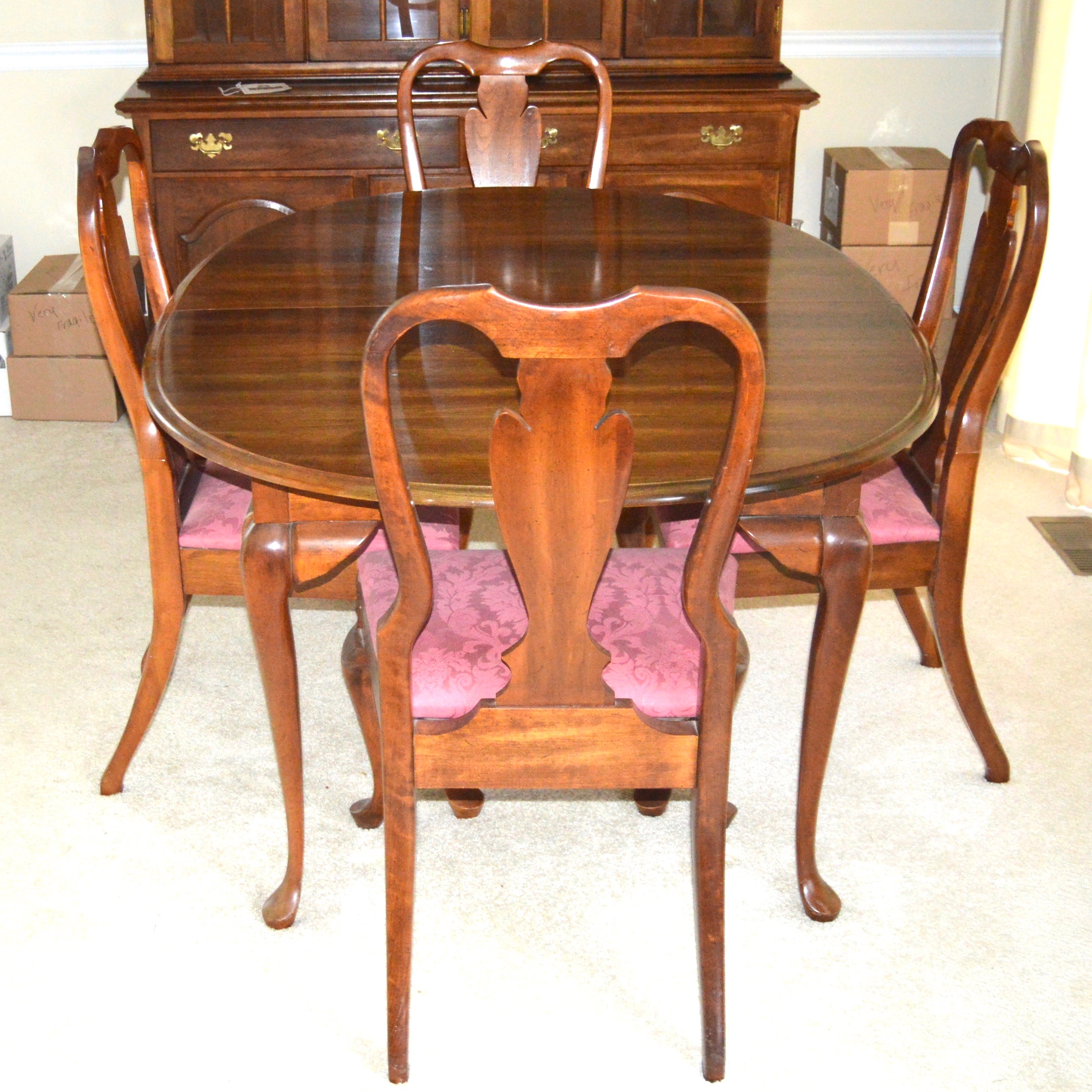 Queen Anne Style Dining Table and Chairs by Cresent Furniture EBTH