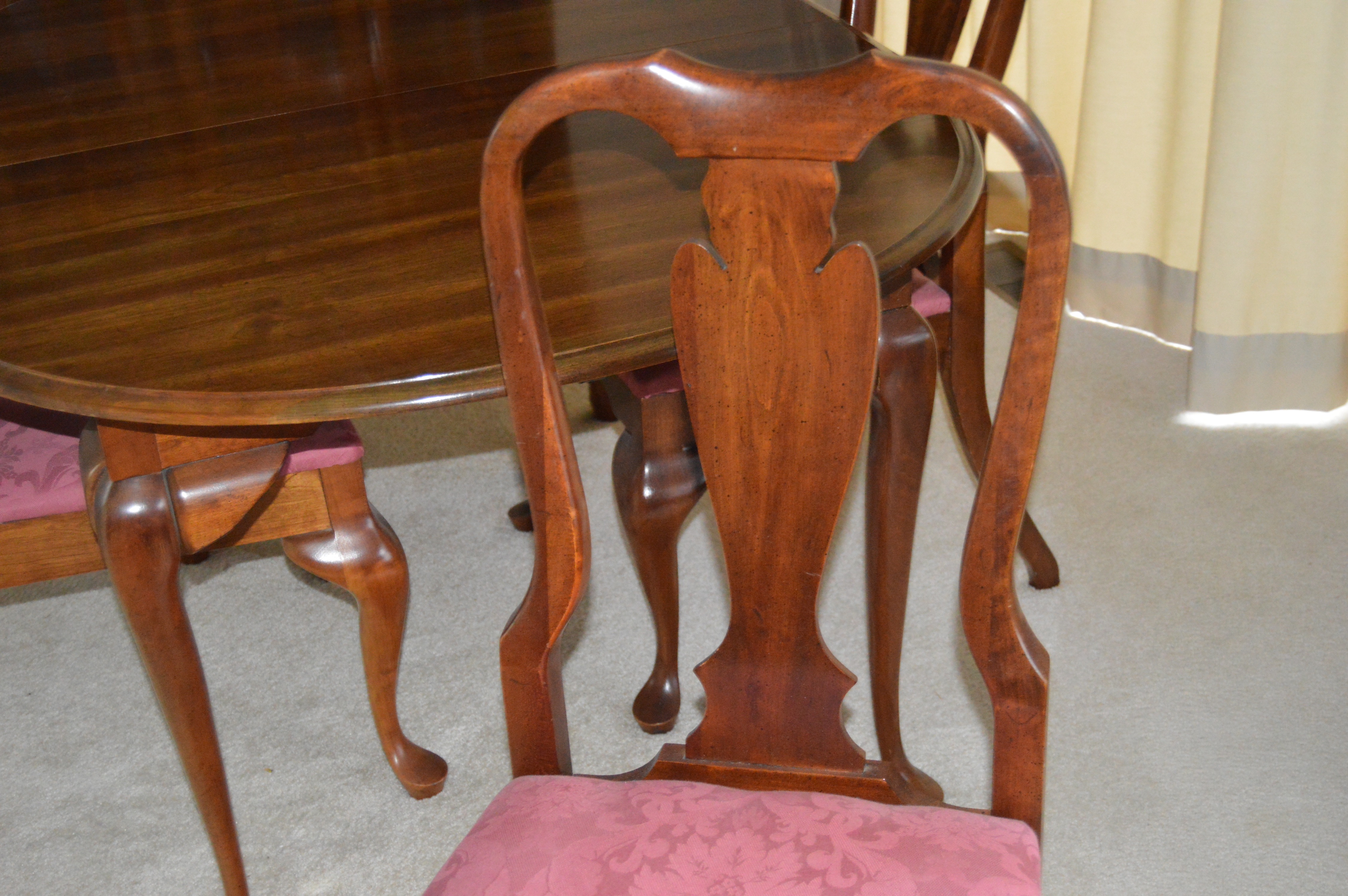 Queen Anne Style Dining Table and Chairs by Cresent Furniture EBTH