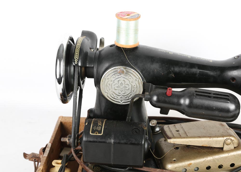 Vintage Homestead Sewing Machine EBTH