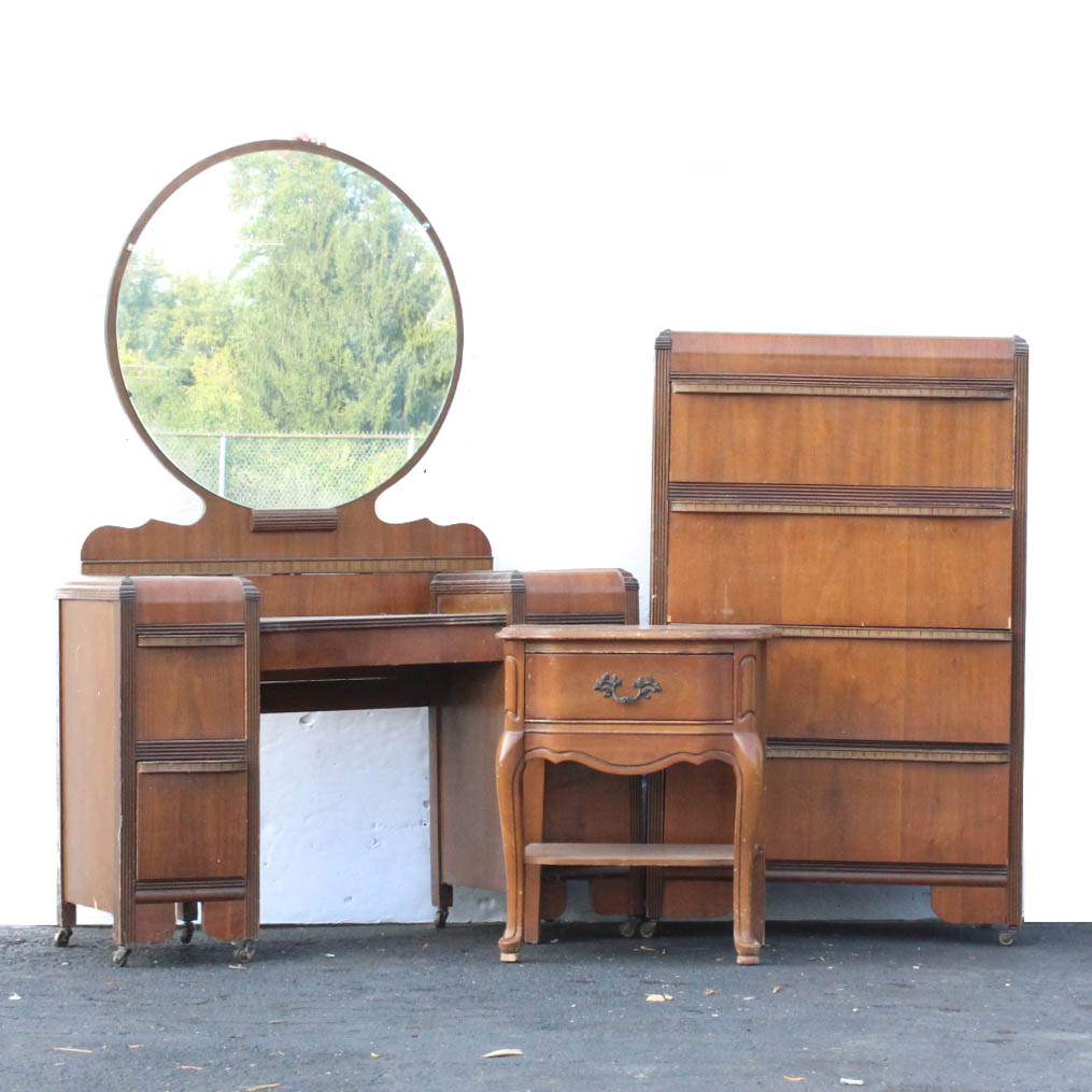Collection of Art Deco "Waterfall" Style Bedroom Furniture ...