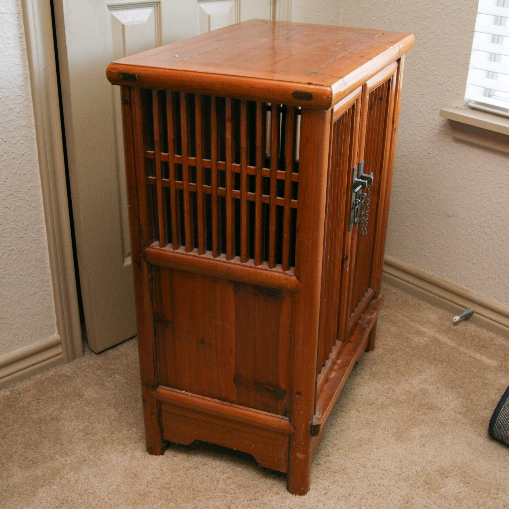 Vintage Knotty Pine EBTH