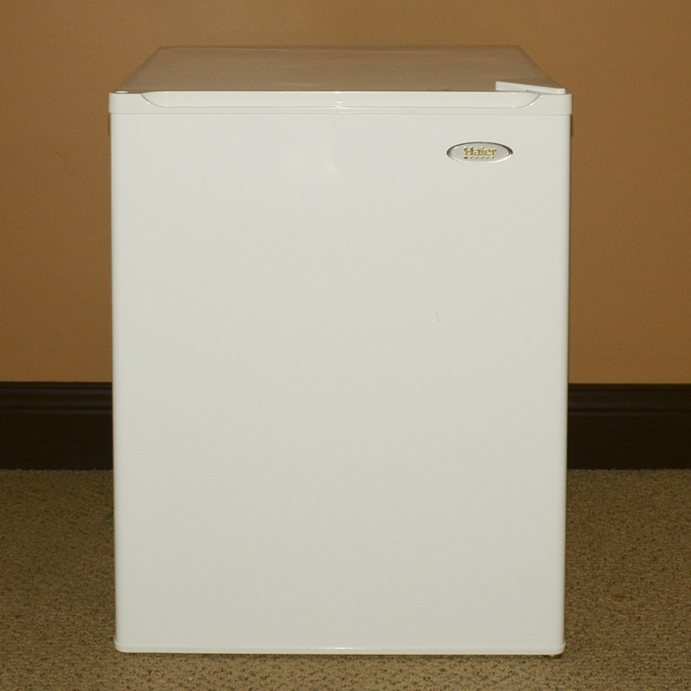 haier mini fridge hsb03