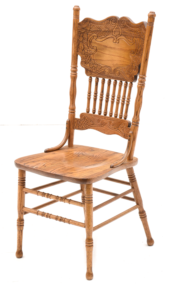 Round Oak Table and Chairs EBTH