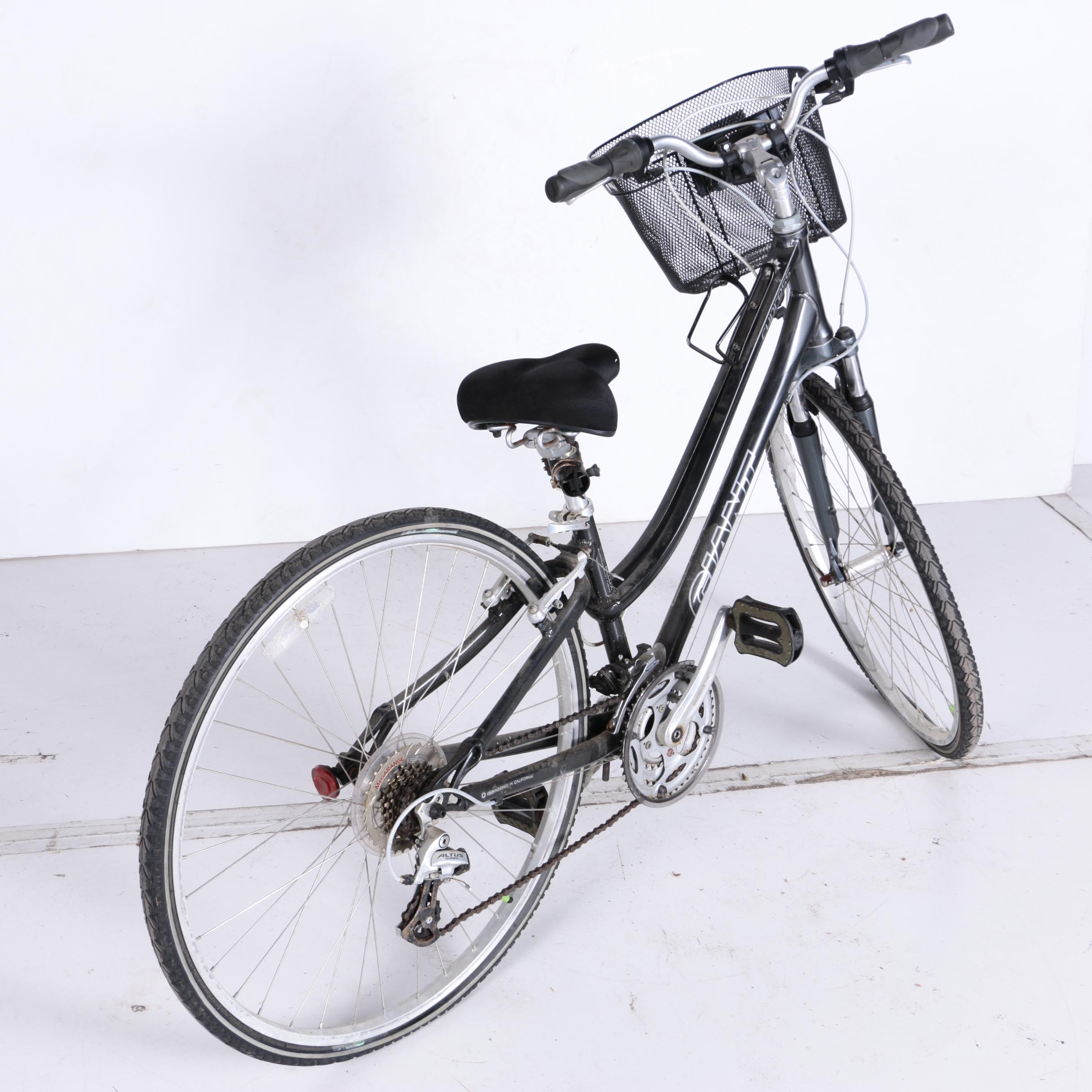 Giant "Cypress" 21Speed Bicycle EBTH