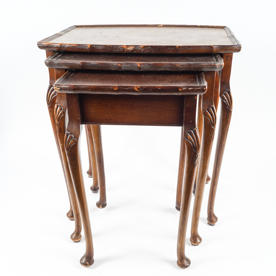 Vintage Queen Anne Style Nesting Tables EBTH